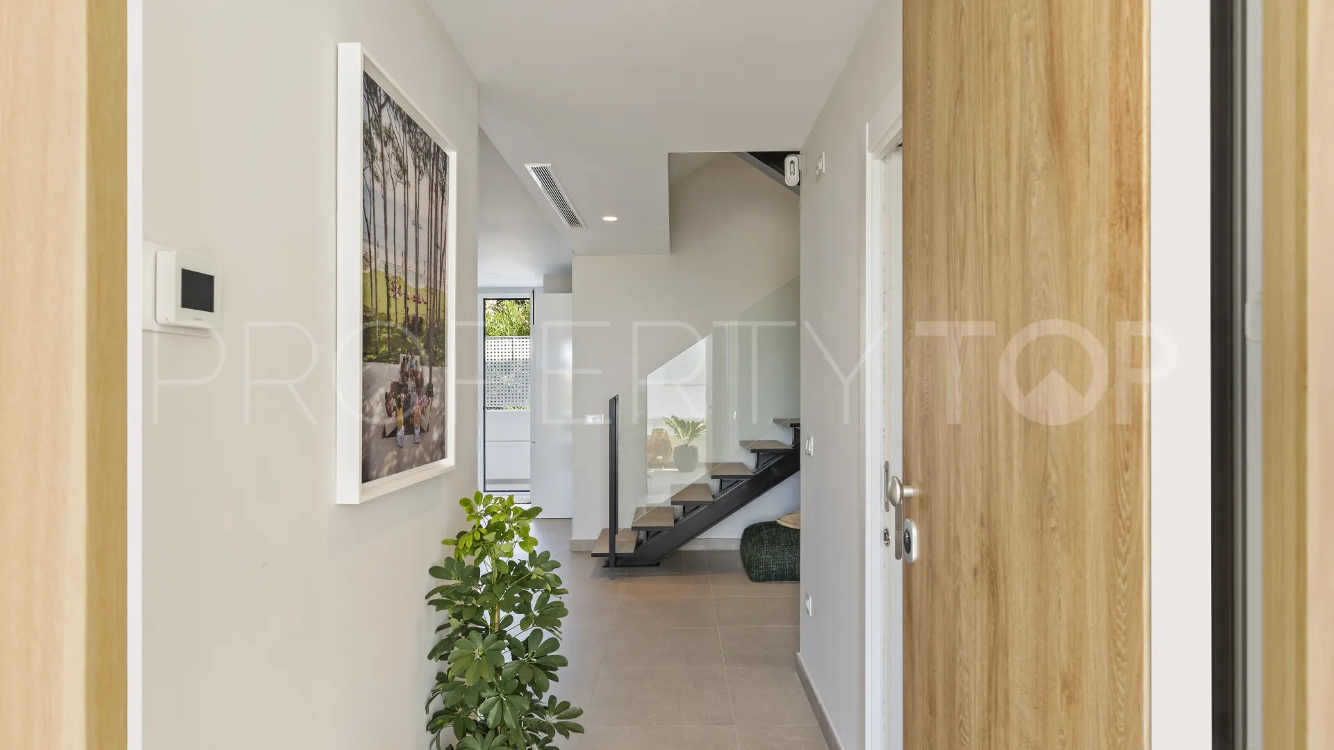 For sale town house in Marbella with 5 bedrooms
