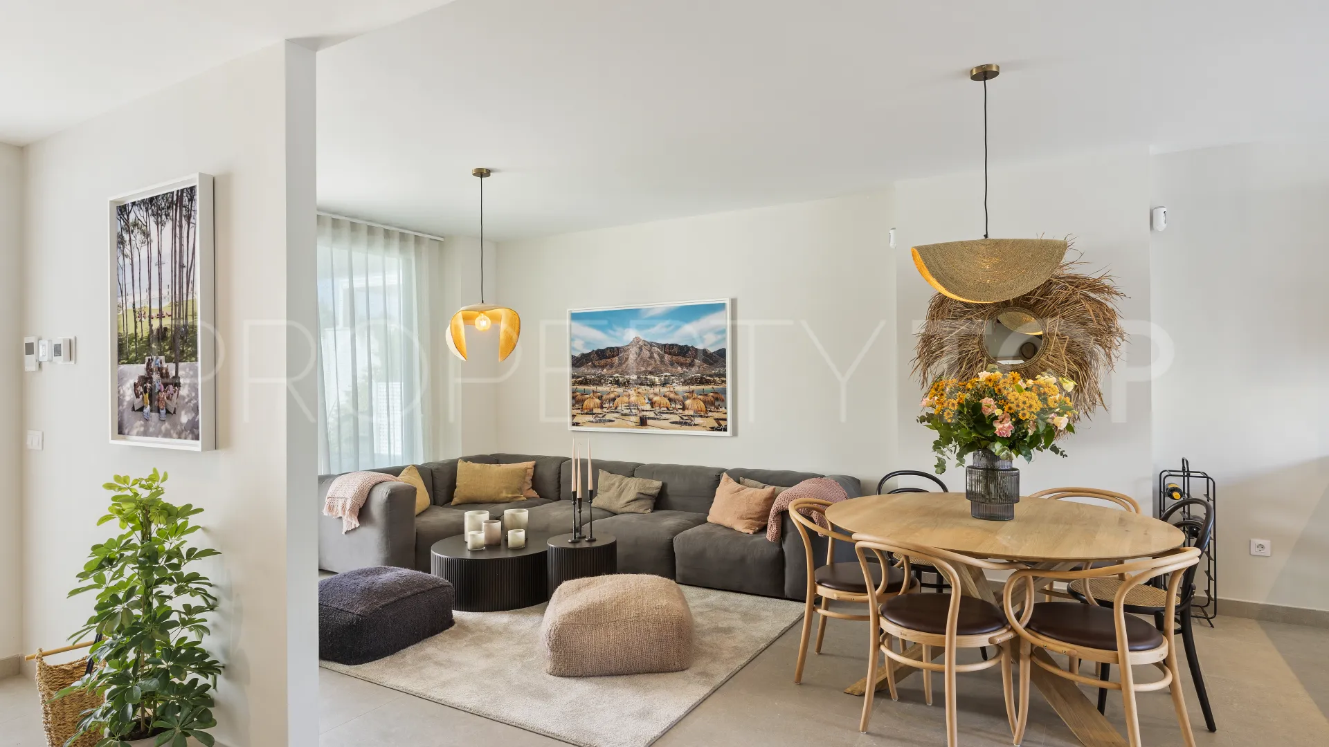 For sale town house in Marbella with 5 bedrooms