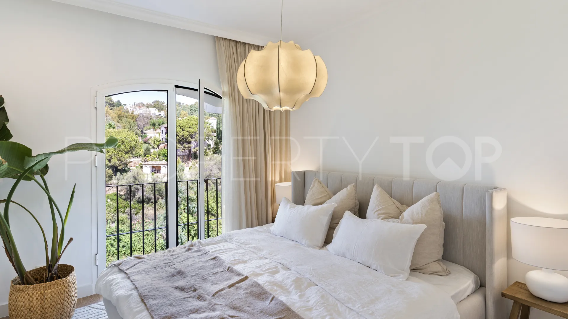 Town house for sale in La Quinta with 4 bedrooms