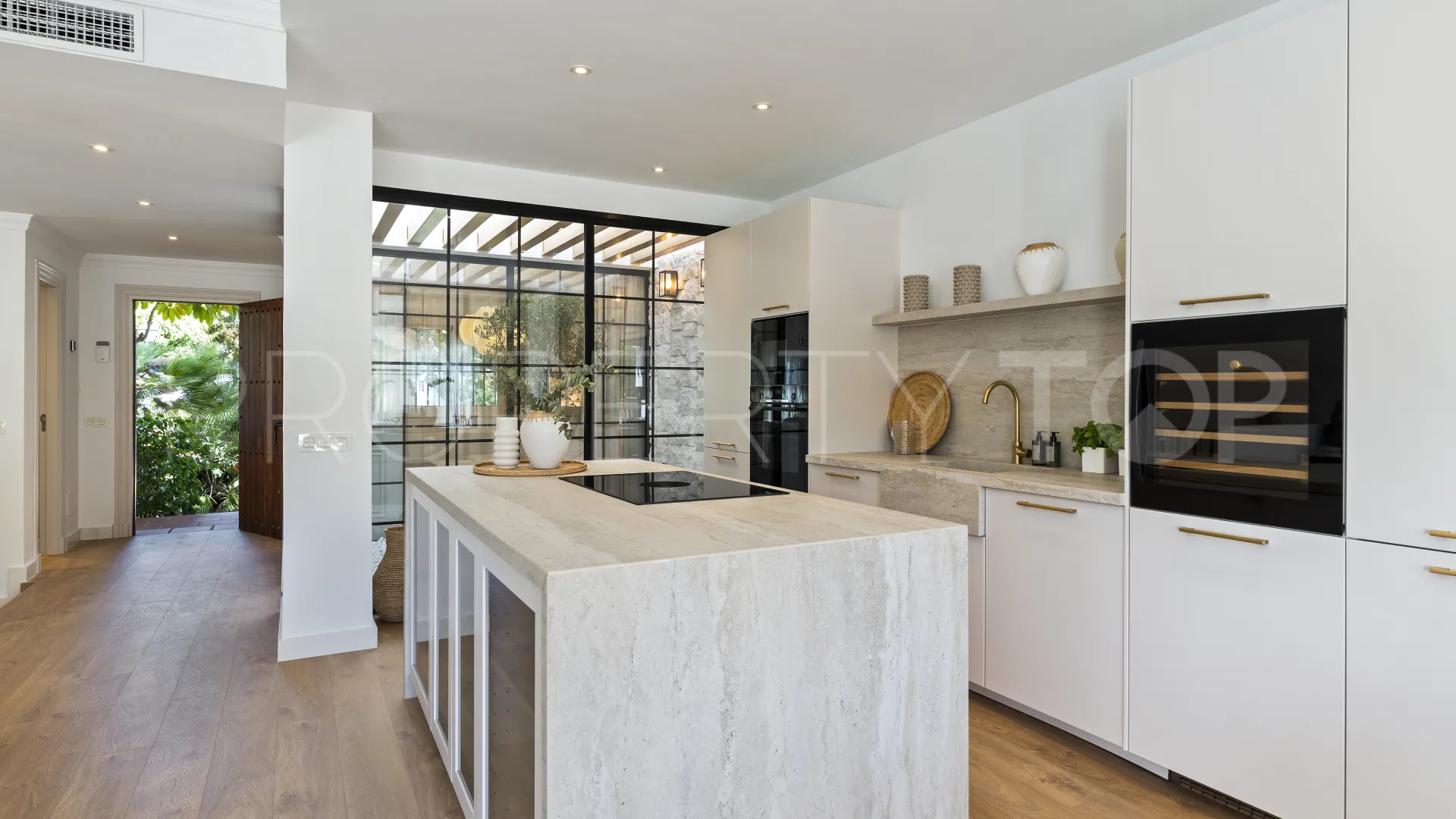 Town house for sale in La Quinta with 4 bedrooms