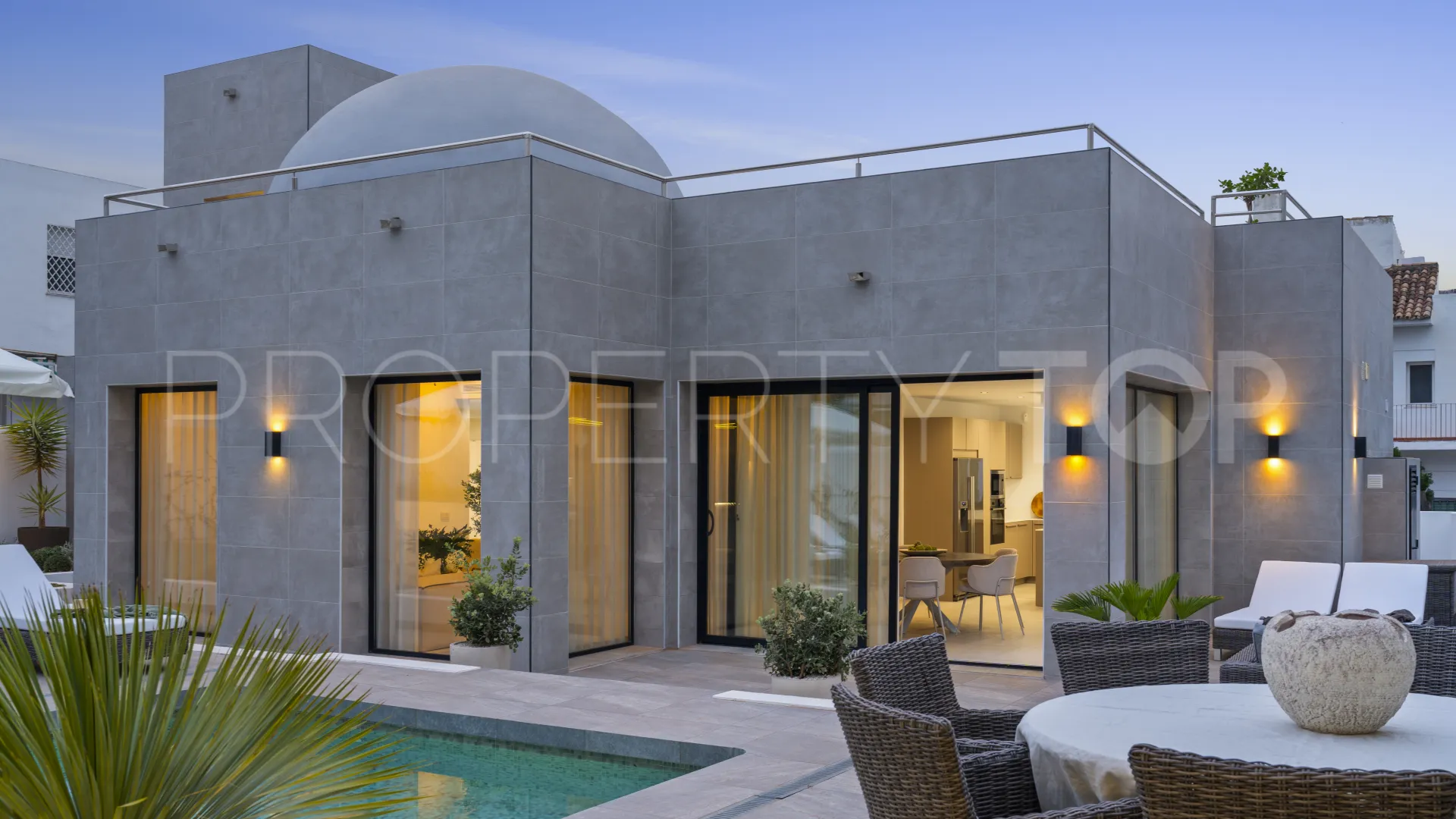 Villa with 3 bedrooms for sale in Nueva Andalucia