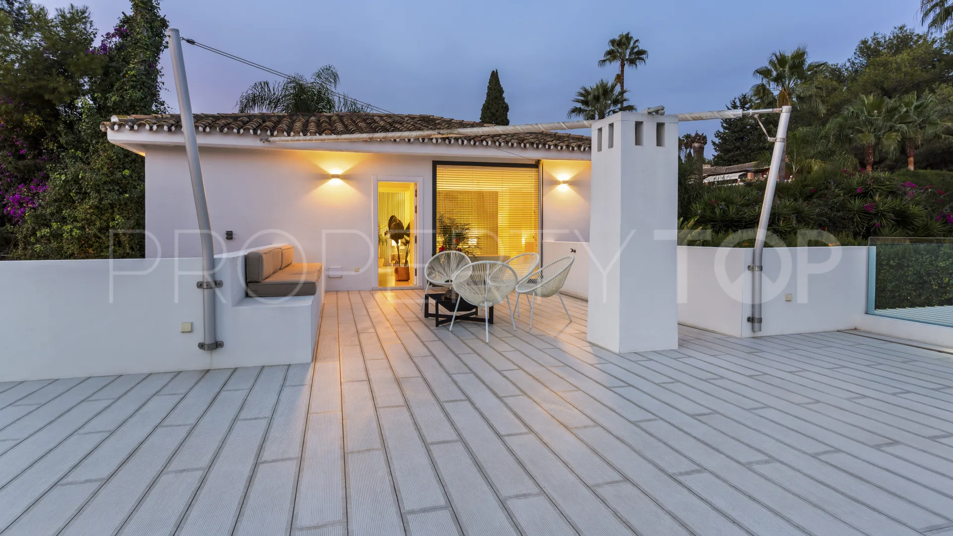 Buy villa in Nueva Andalucia with 5 bedrooms