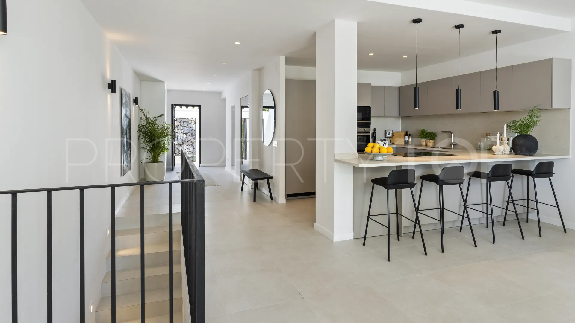 Town house for sale in Marbella City