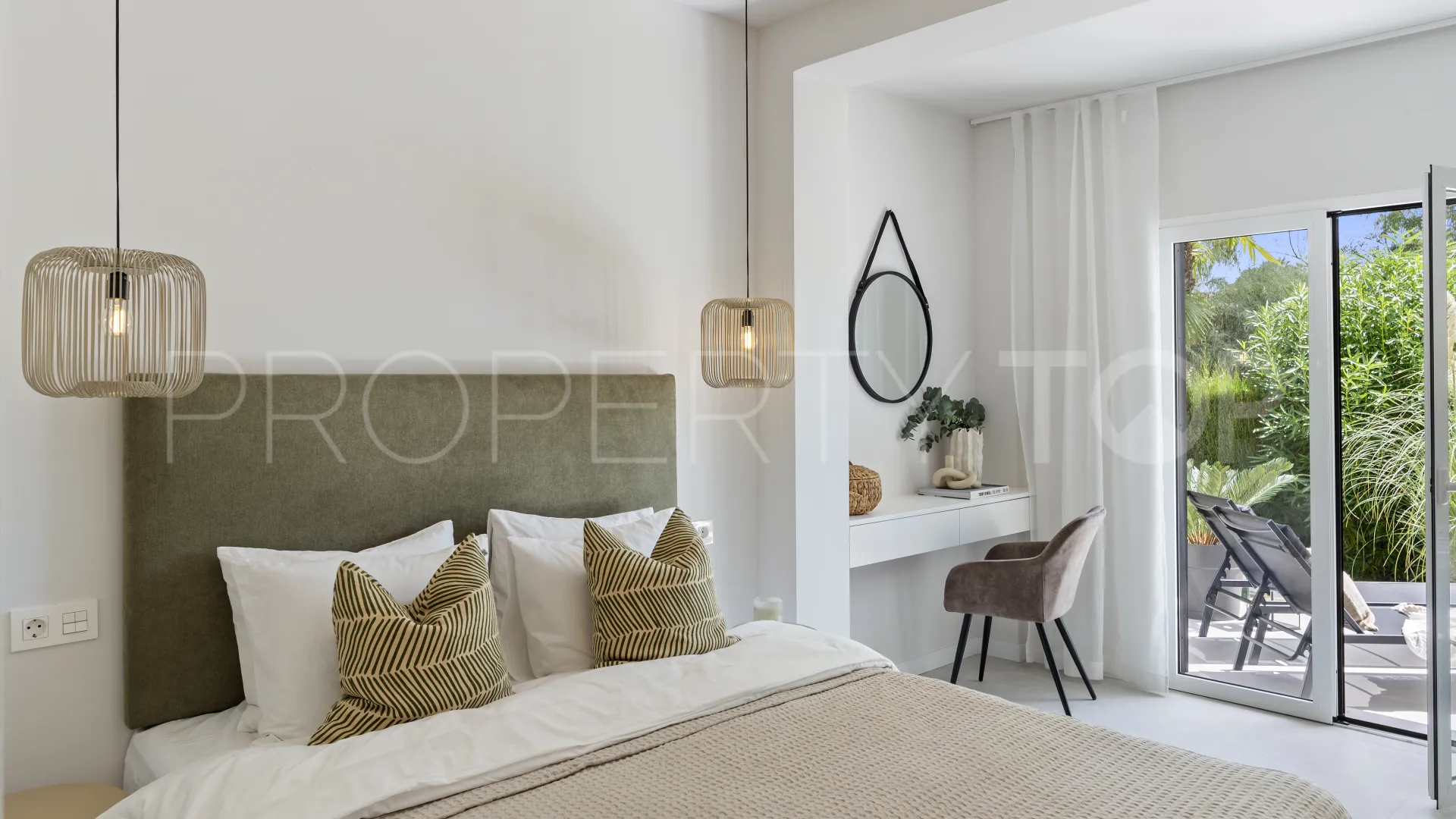 Town house for sale in Marbella City