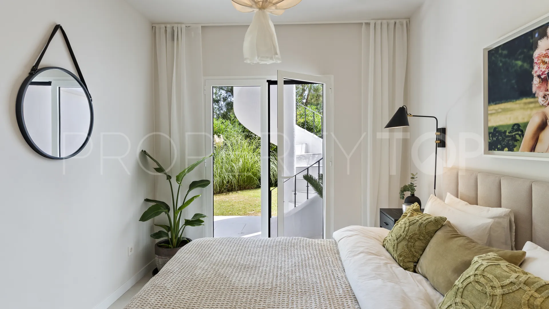 Town house for sale in Marbella City