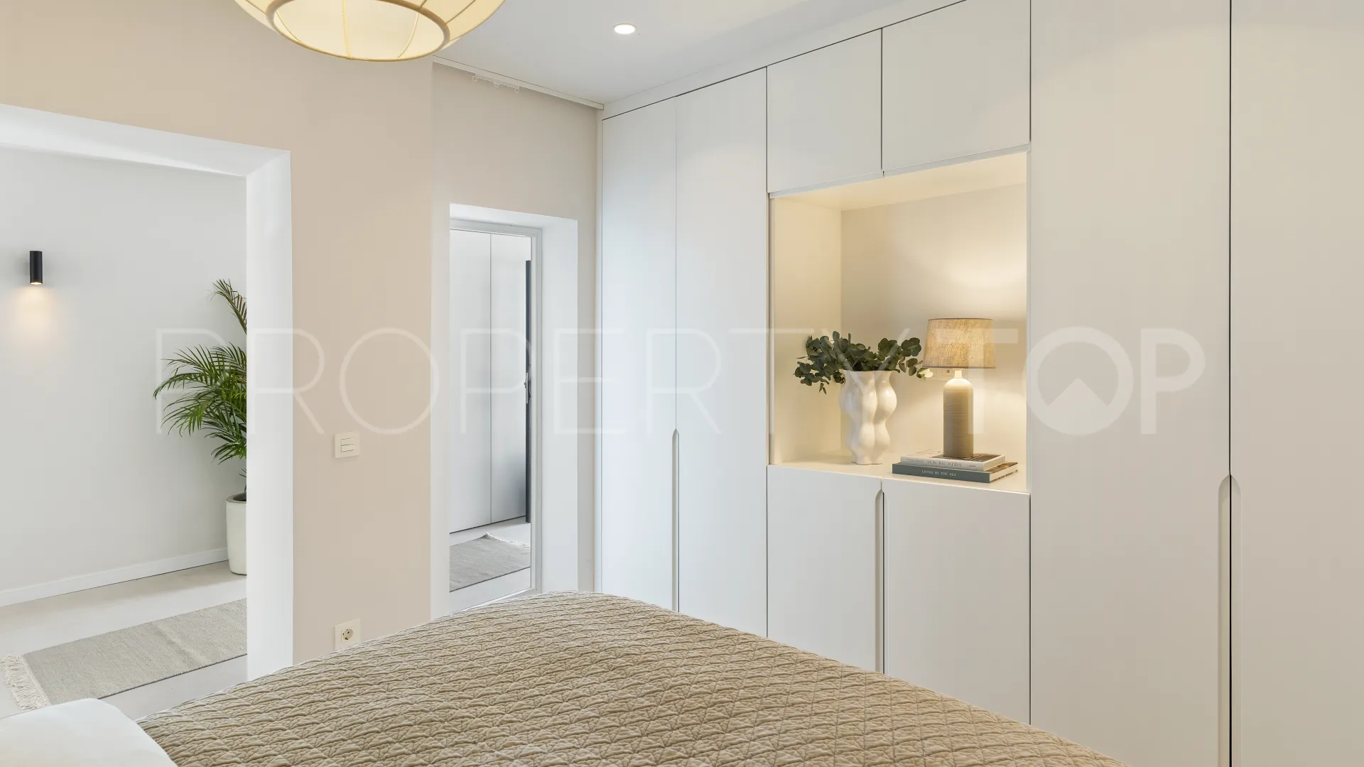 Town house for sale in Marbella City