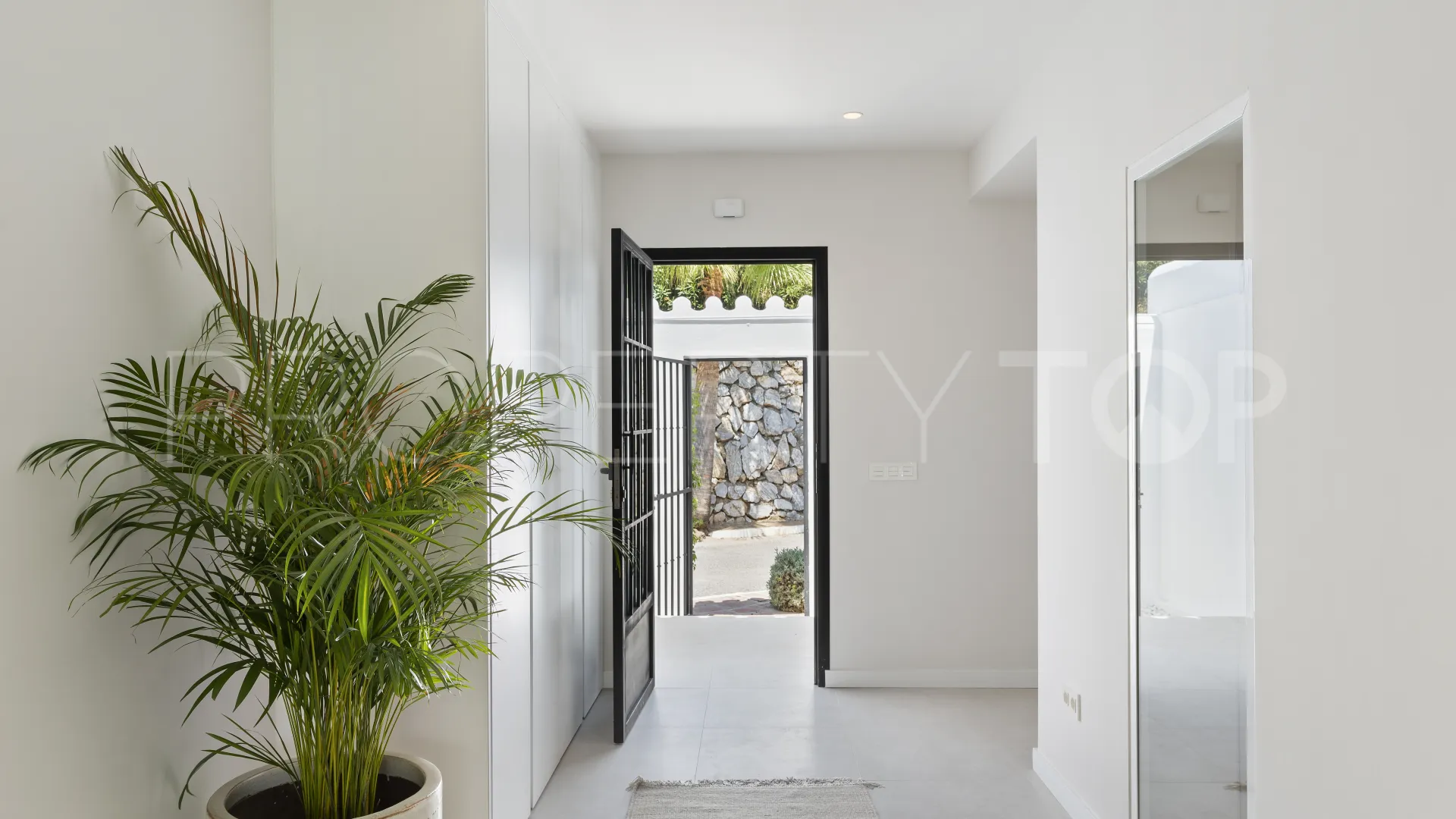 Town house for sale in Marbella City