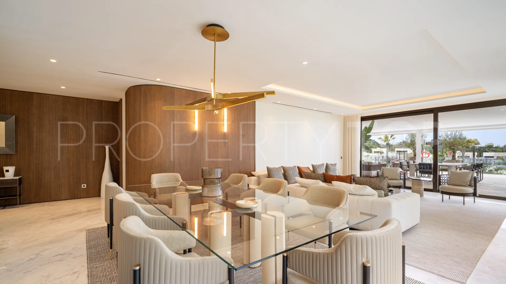 Ground floor apartment for sale in Marbella Golden Mile with 5 bedrooms