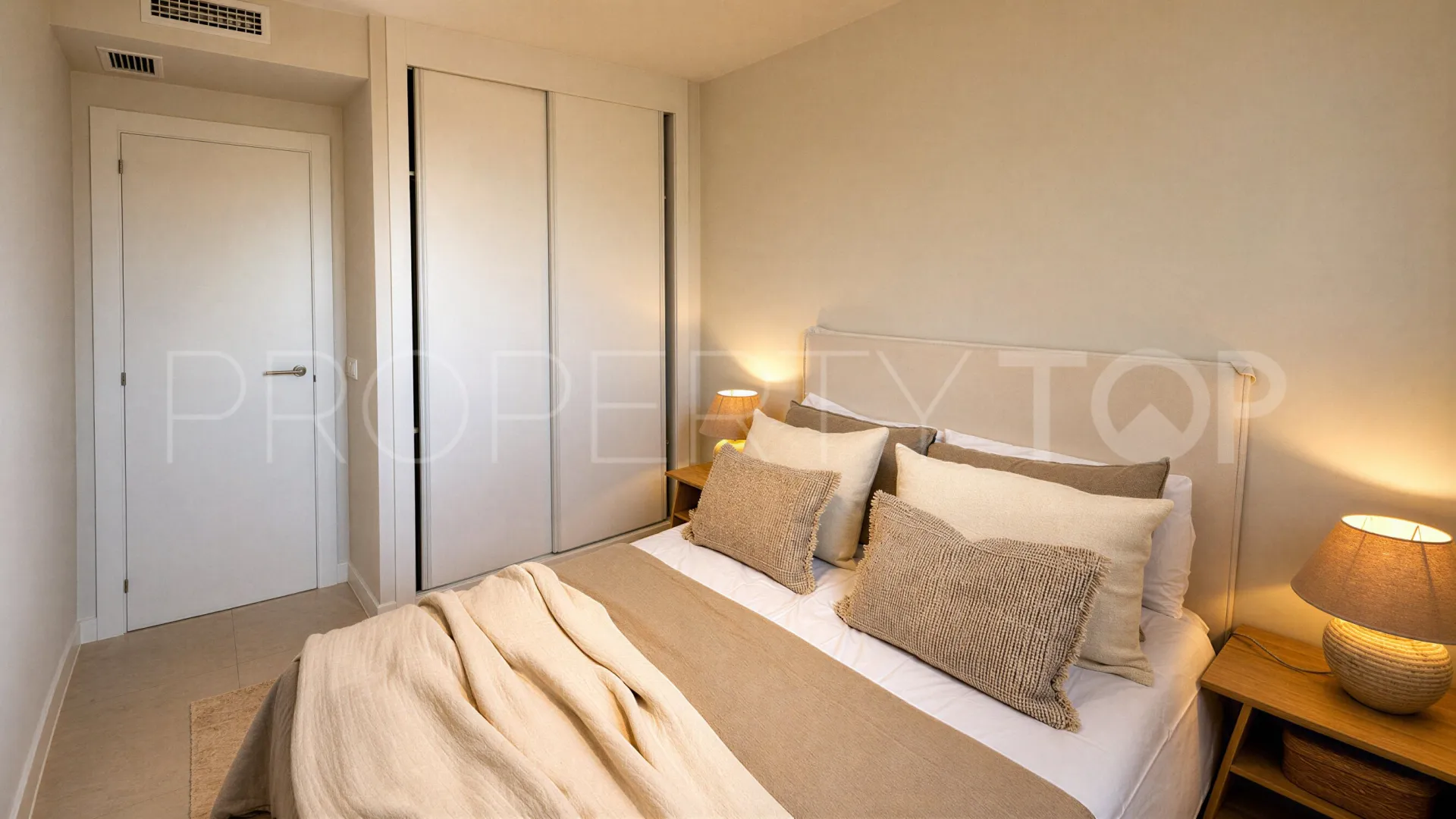 3 bedrooms apartment for sale in Estepona West