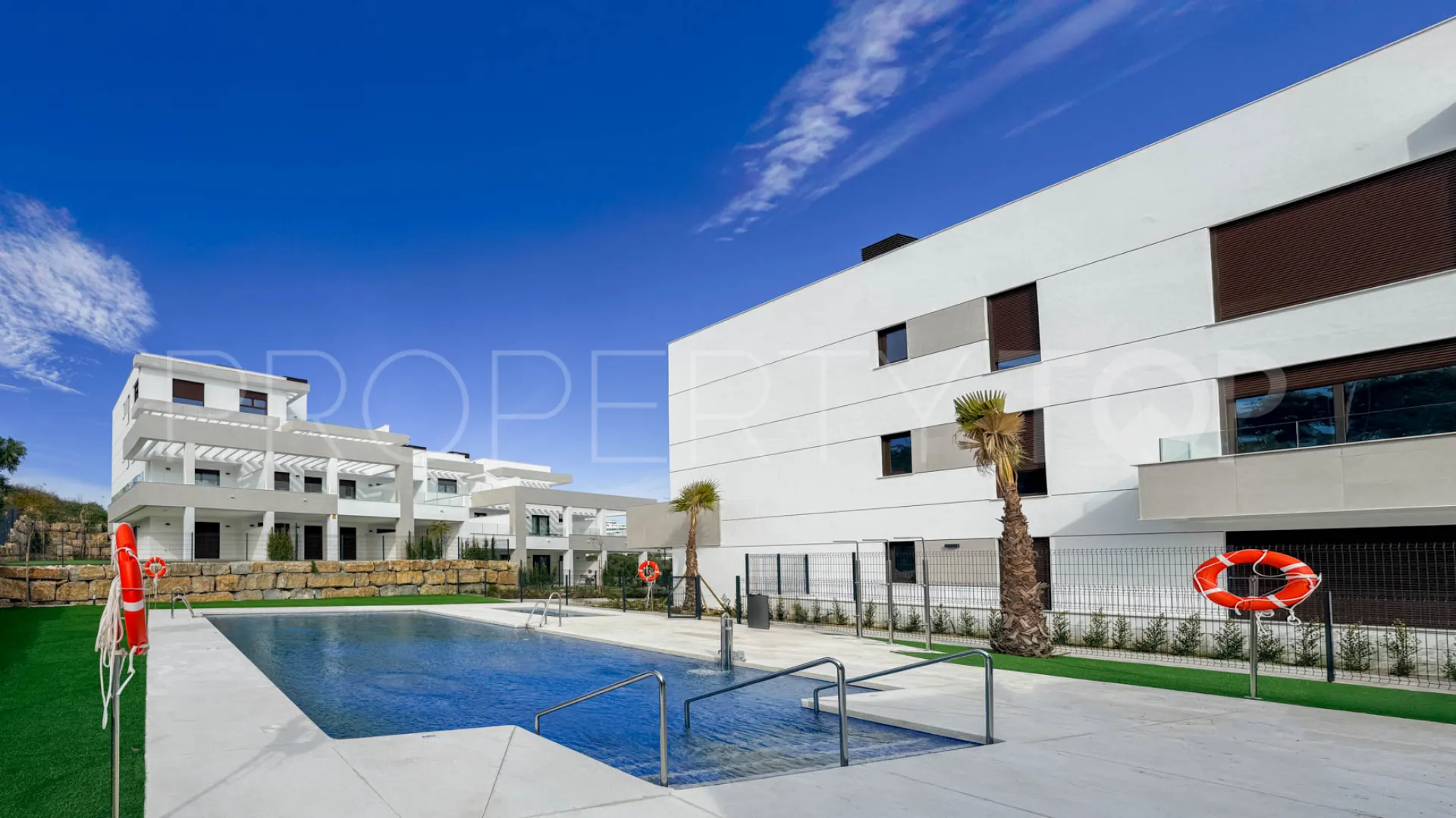 3 bedrooms apartment for sale in Estepona West
