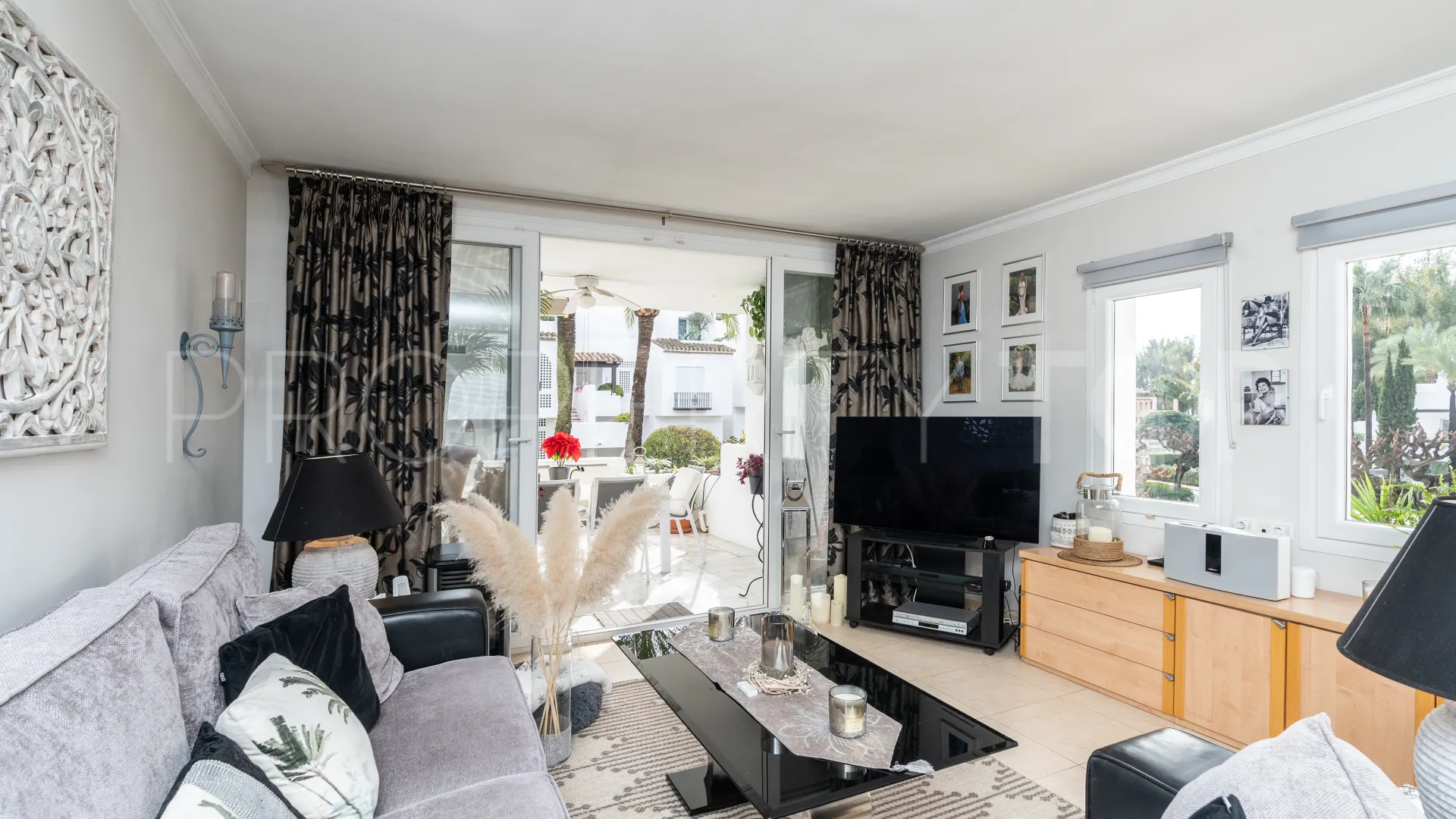 Apartamento en venta con 2 dormitorios en Estepona
