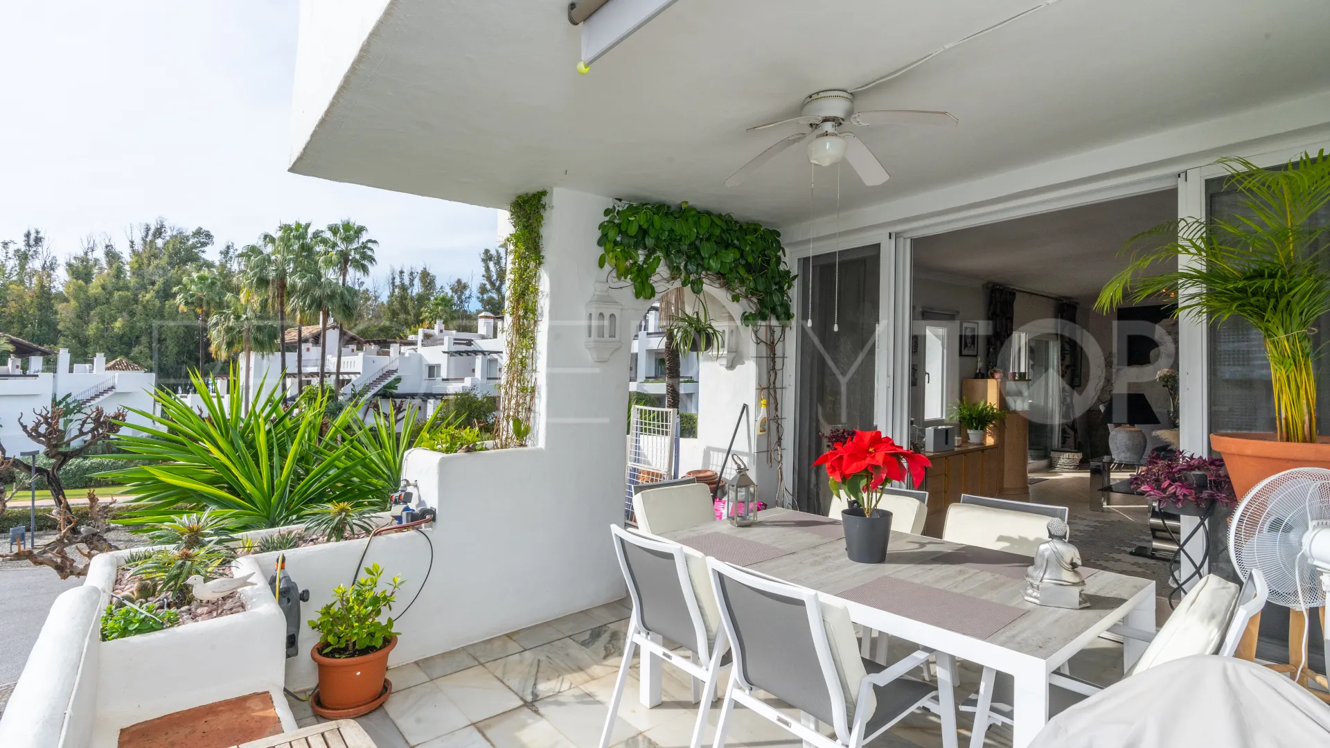 Apartamento en venta con 2 dormitorios en Estepona