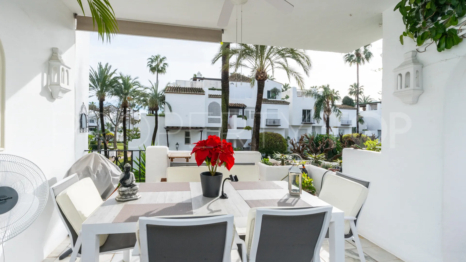 Apartamento en venta con 2 dormitorios en Estepona