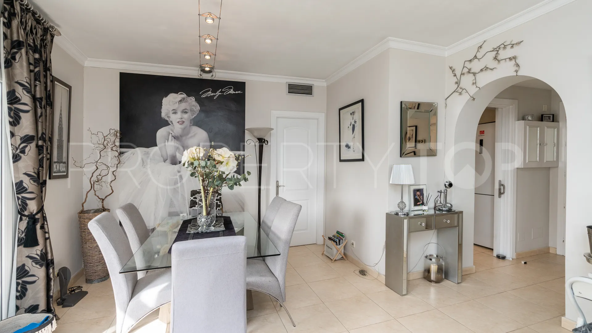 Apartamento en venta con 2 dormitorios en Estepona