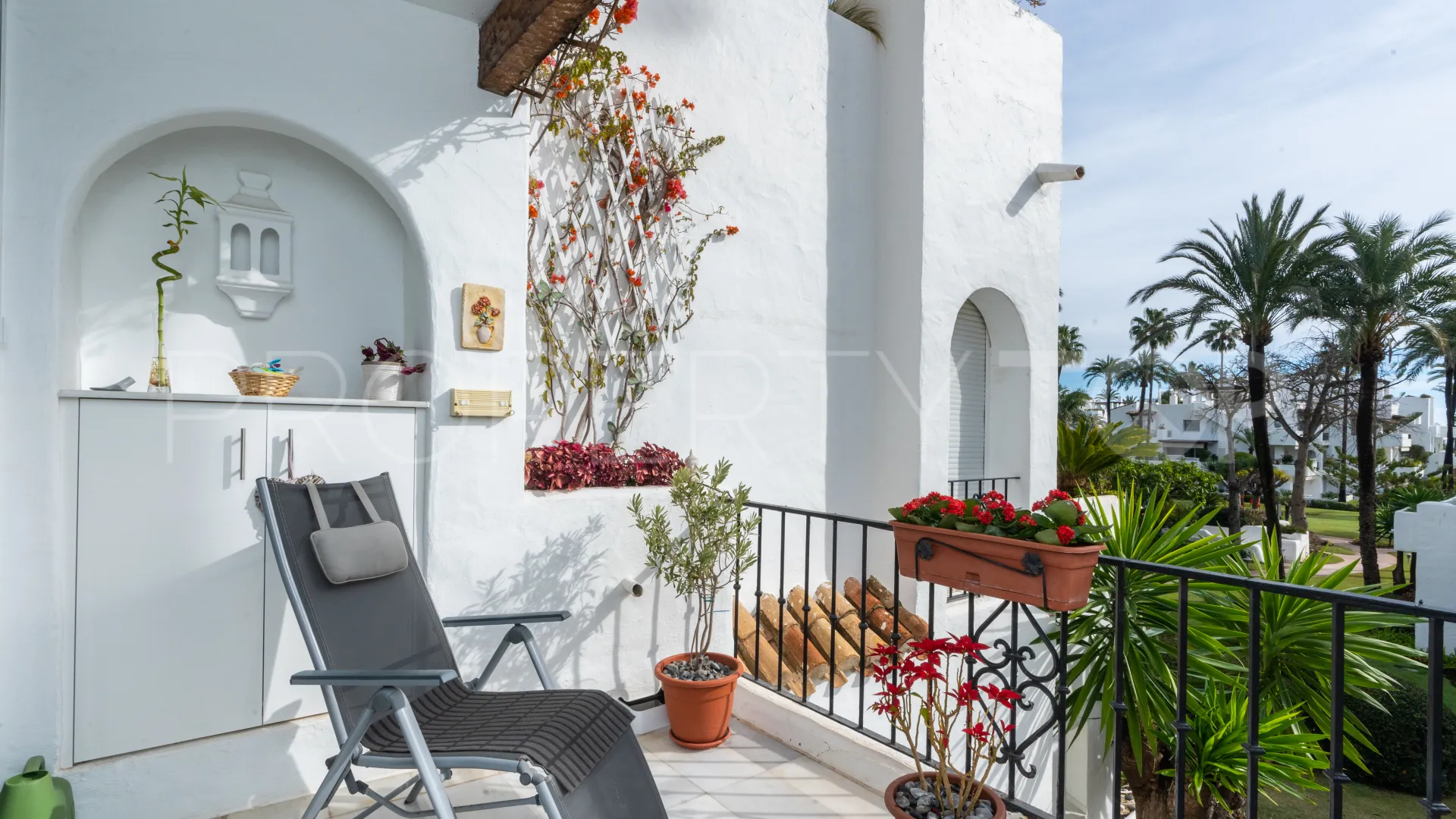 Apartamento en venta con 2 dormitorios en Estepona