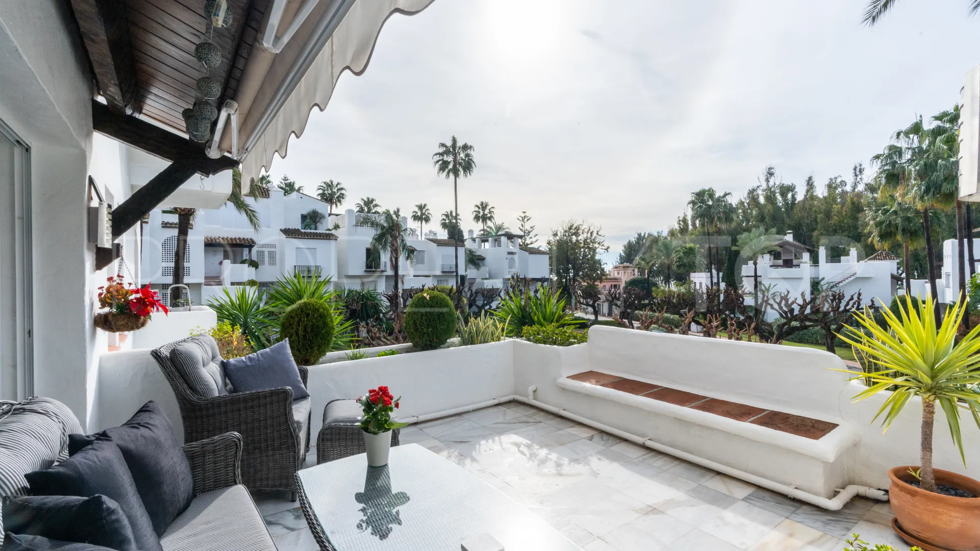 Apartamento en venta con 2 dormitorios en Estepona