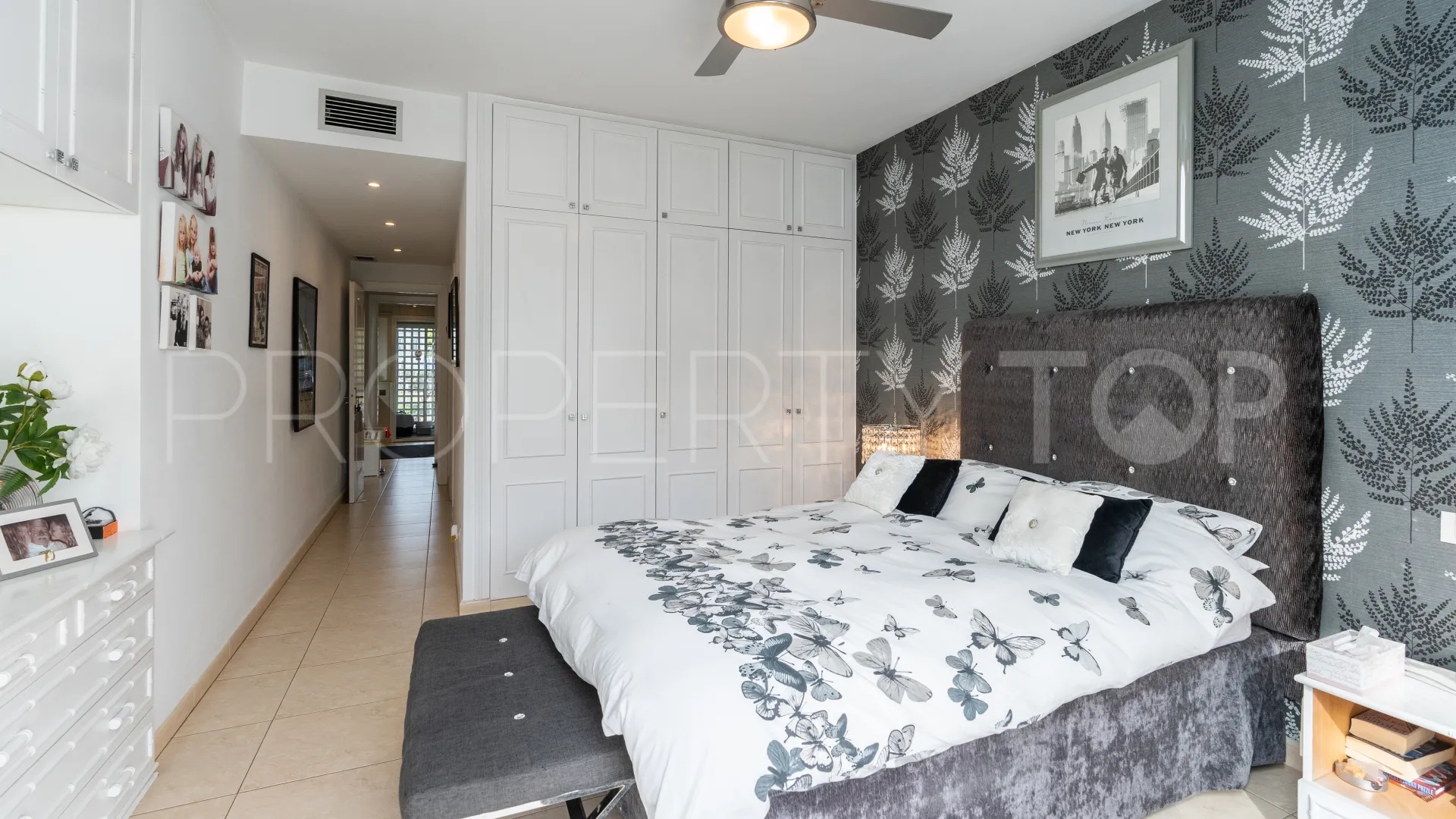 Apartamento en venta con 2 dormitorios en Estepona