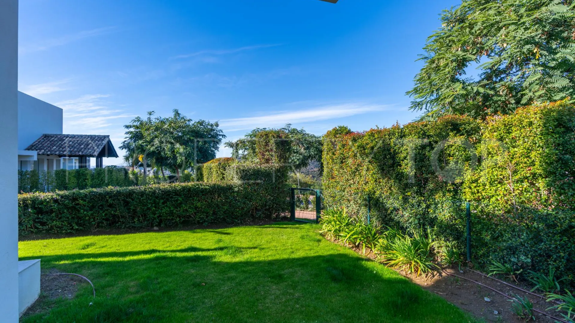 3 bedrooms apartment in Benahavis for sale