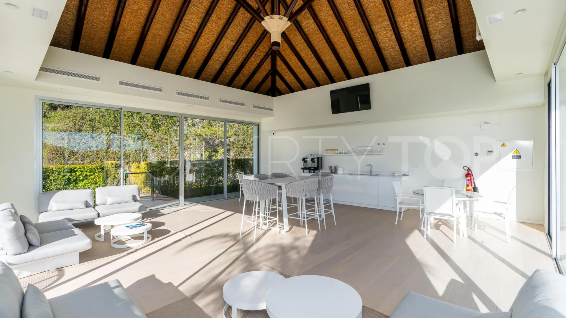 3 bedrooms apartment in Benahavis for sale