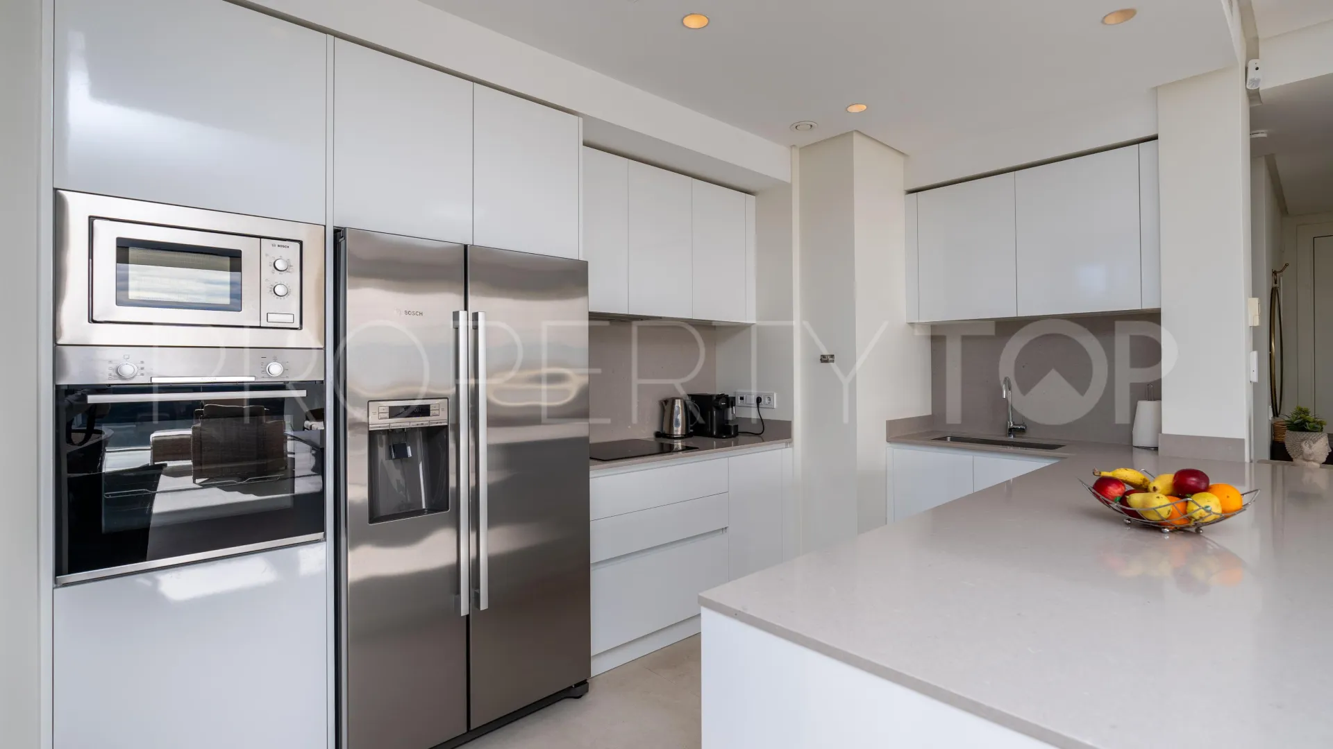 3 bedrooms apartment in Benahavis for sale