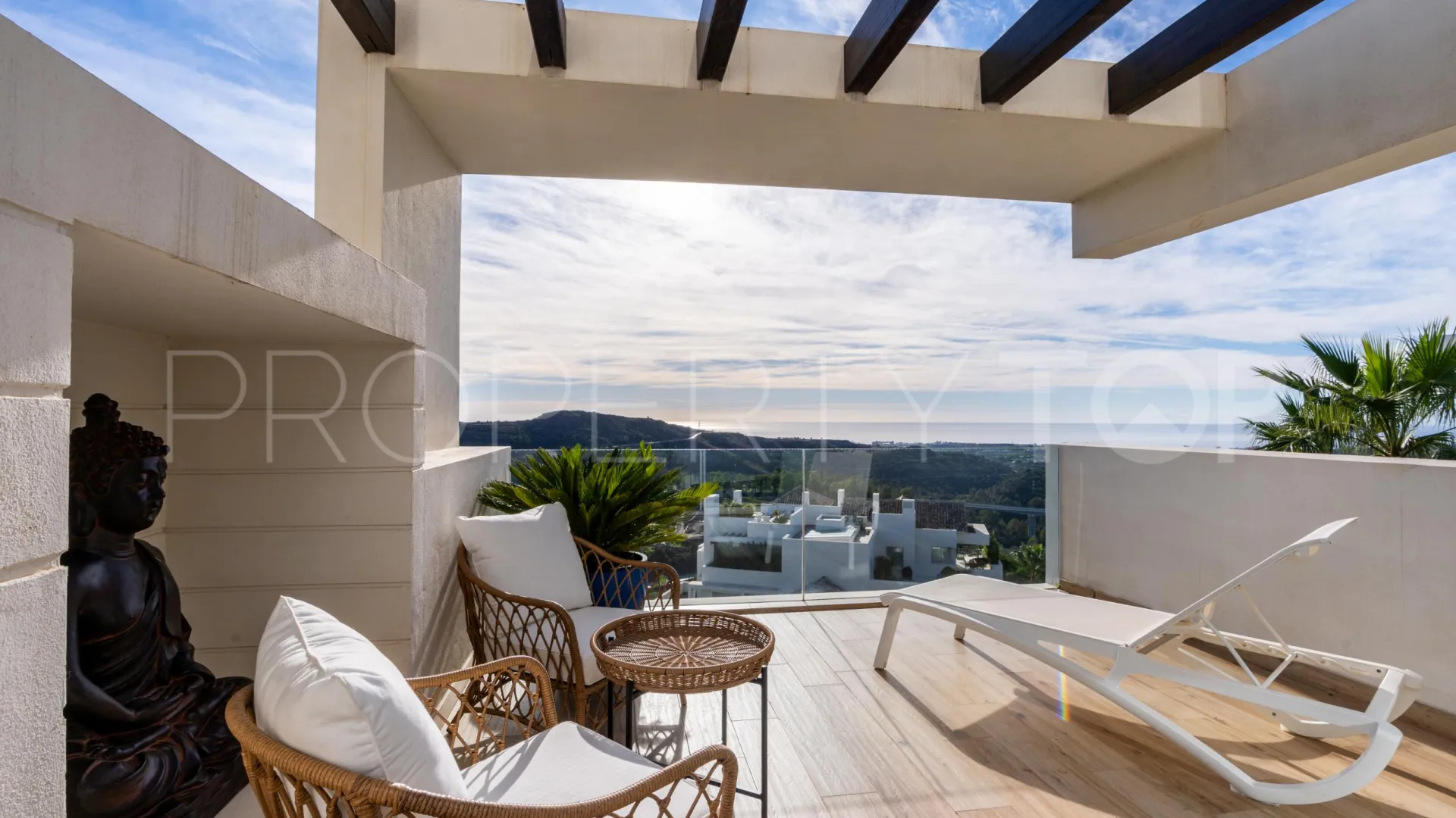 3 bedrooms apartment in Benahavis for sale