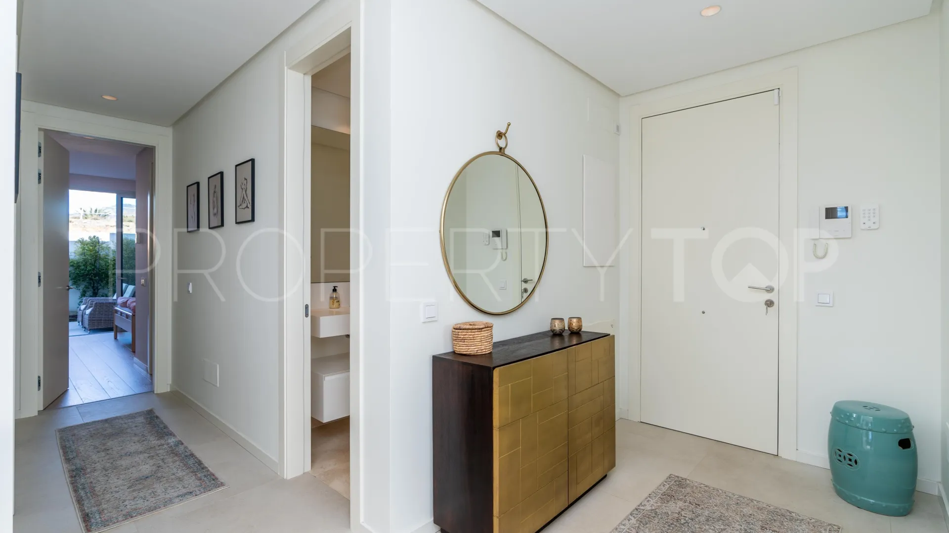 3 bedrooms apartment in Benahavis for sale