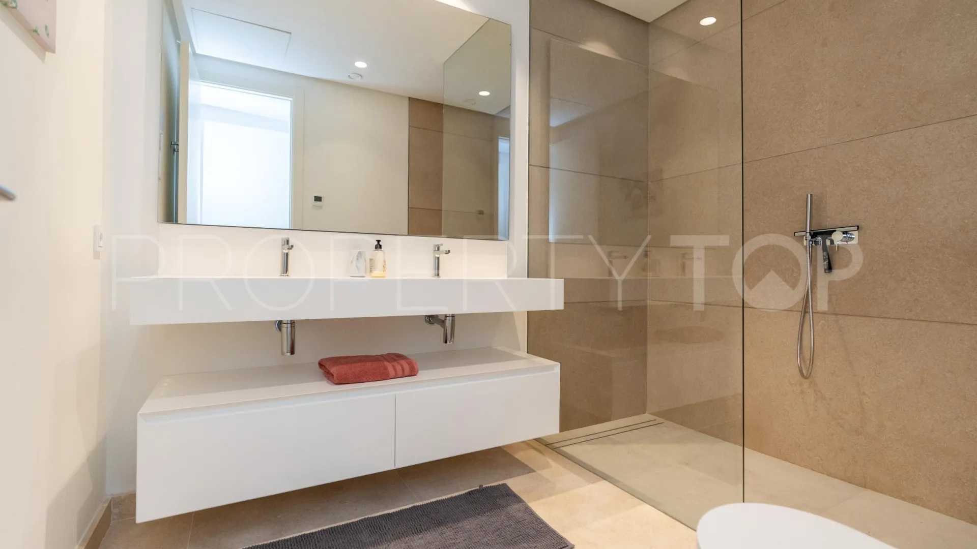 3 bedrooms apartment in Benahavis for sale