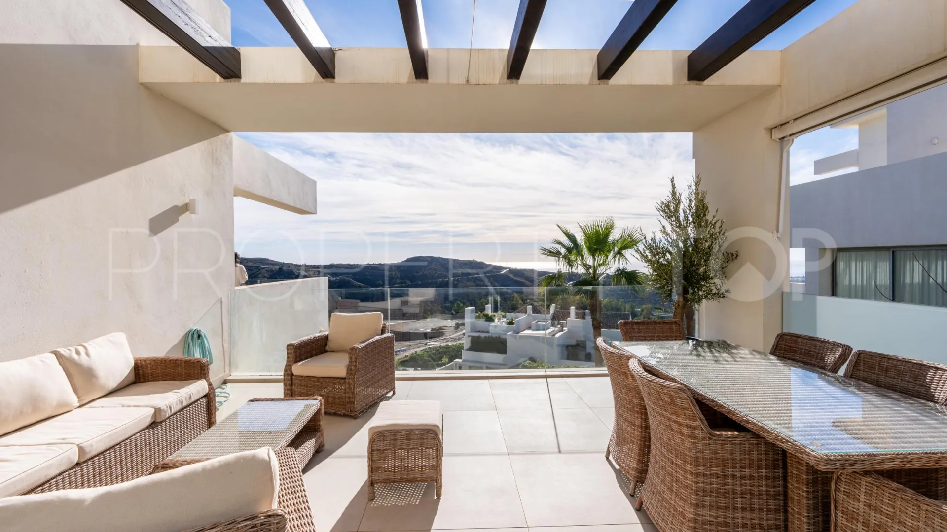3 bedrooms apartment in Benahavis for sale
