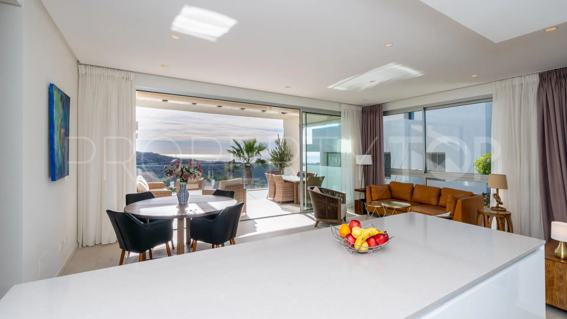 3 bedrooms apartment in Benahavis for sale