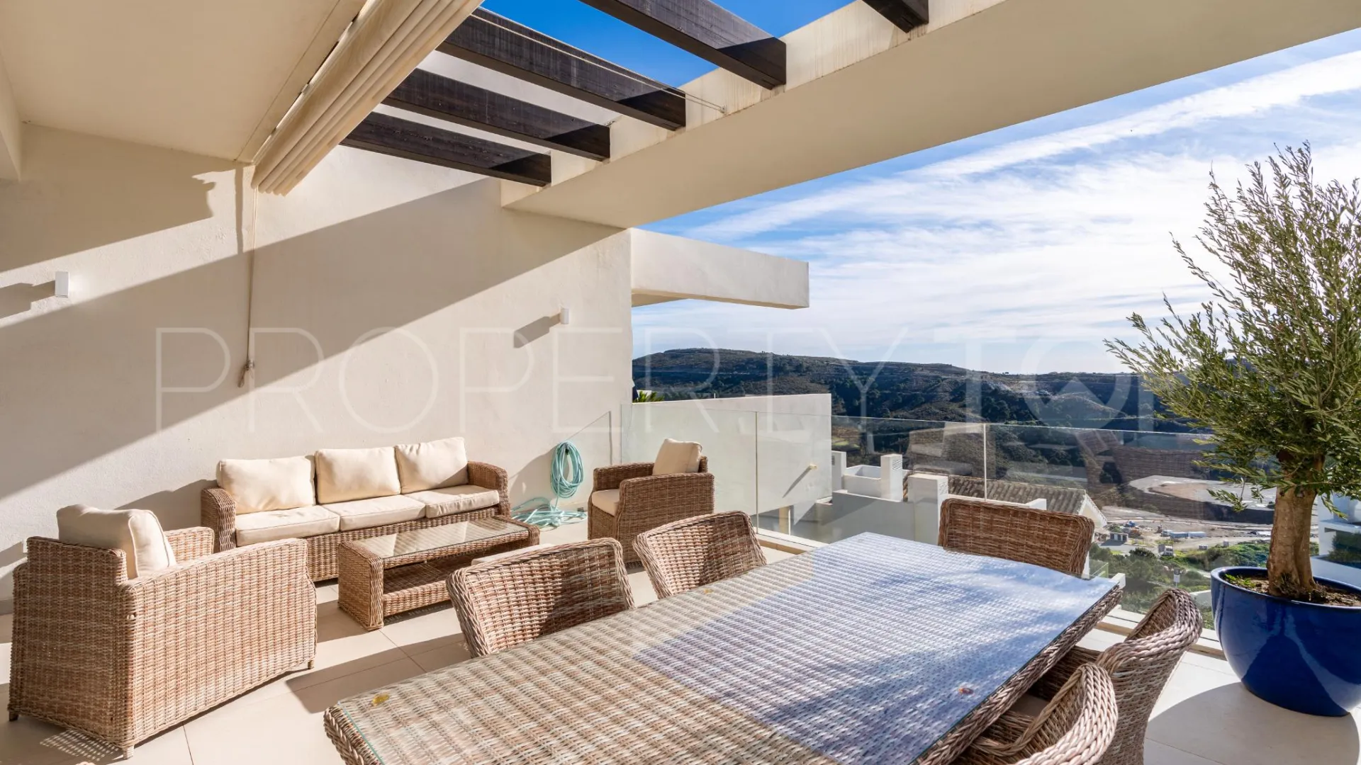 3 bedrooms apartment in Benahavis for sale