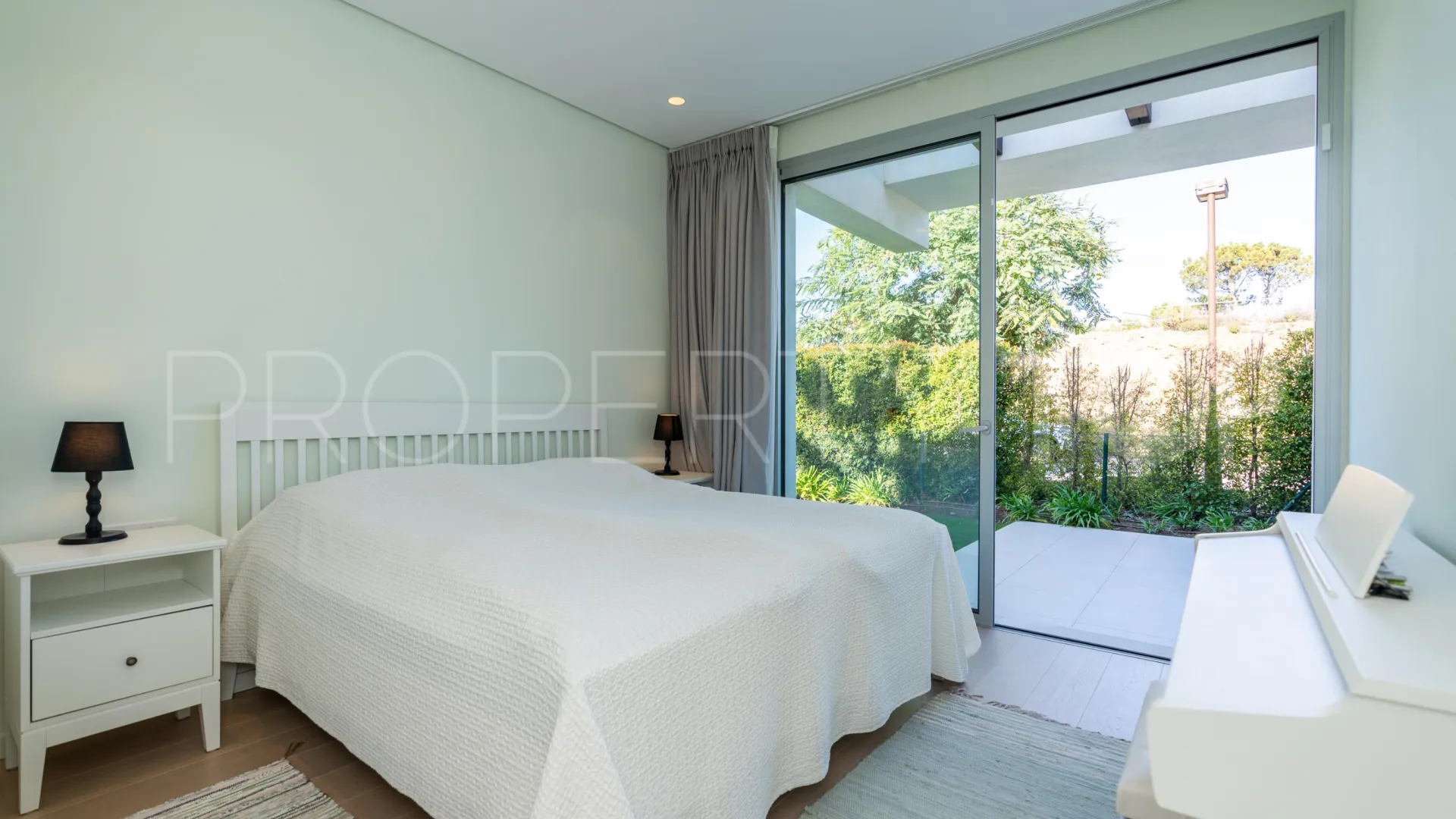 3 bedrooms apartment in Benahavis for sale