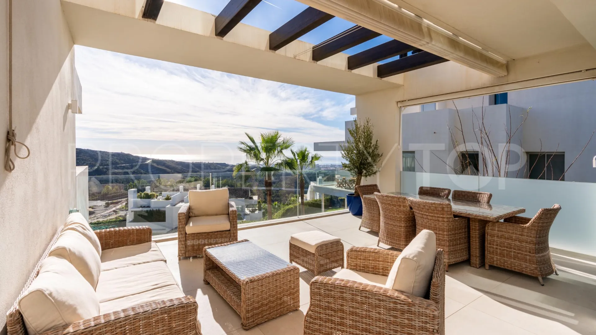 3 bedrooms apartment in Benahavis for sale