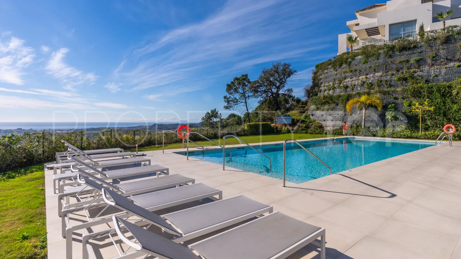 3 bedrooms apartment in Benahavis for sale