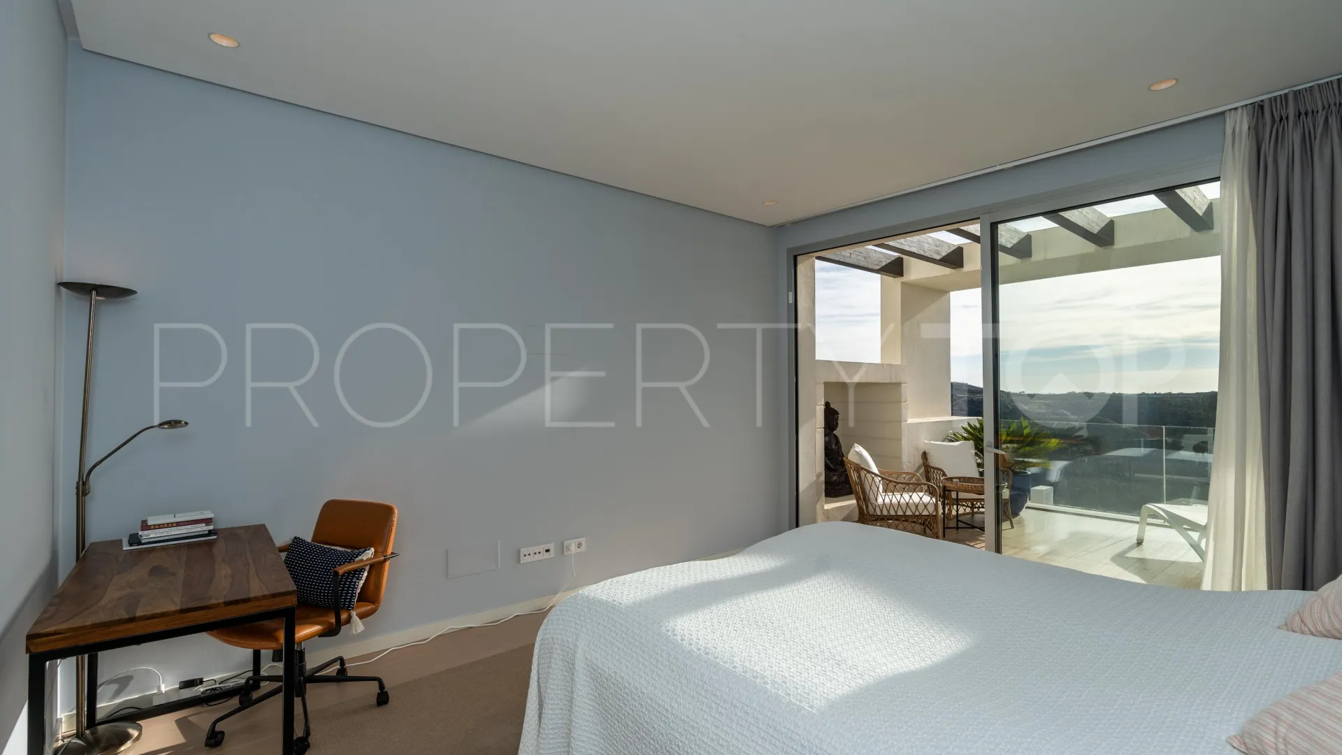 3 bedrooms apartment in Benahavis for sale
