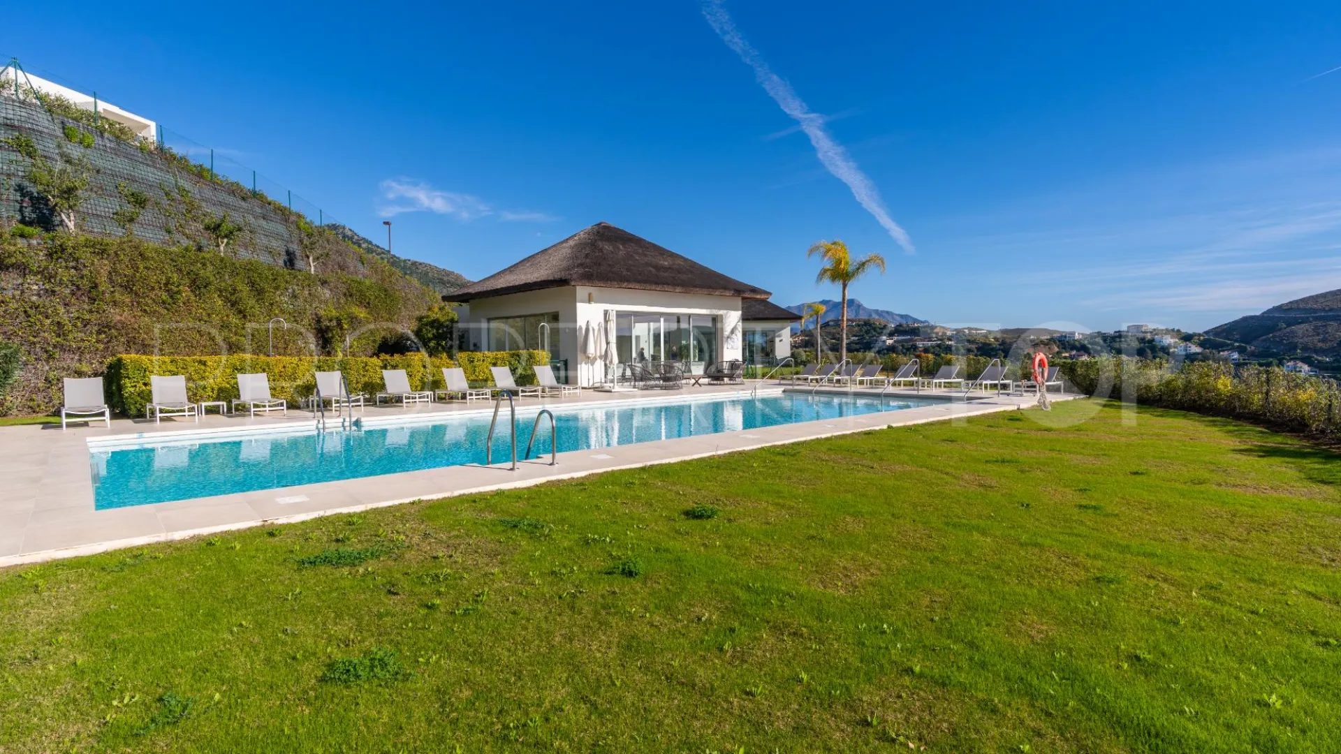 3 bedrooms apartment in Benahavis for sale