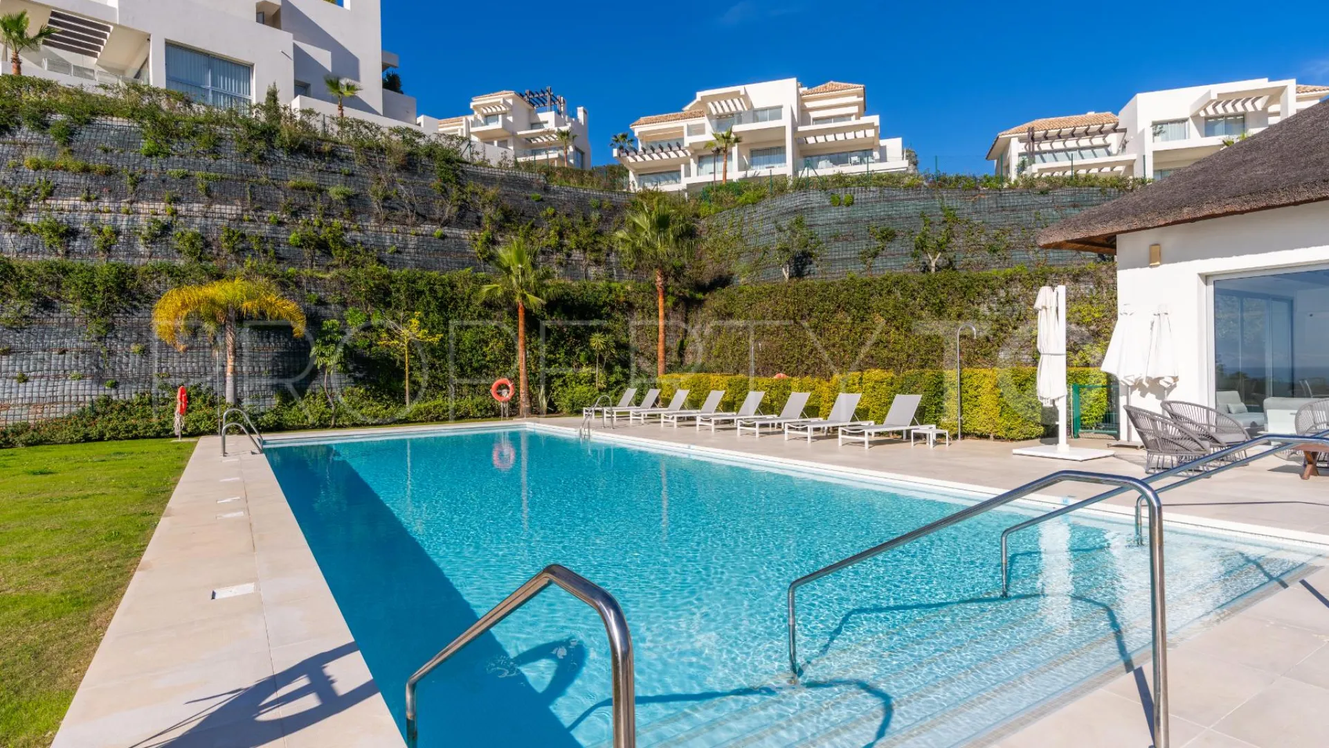 3 bedrooms apartment in Benahavis for sale