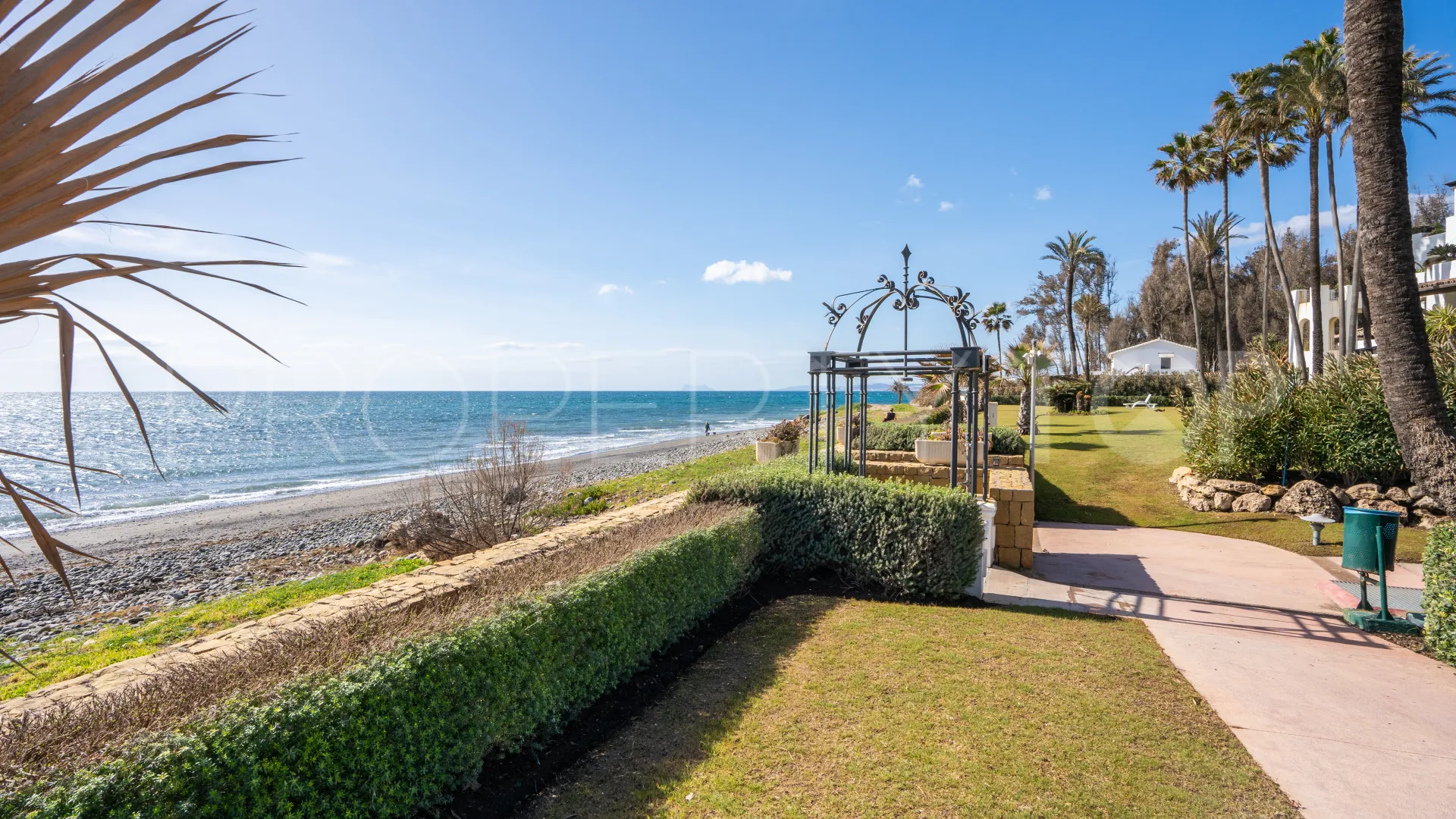 Comprar Ático de 3 dormitorios en Estepona
