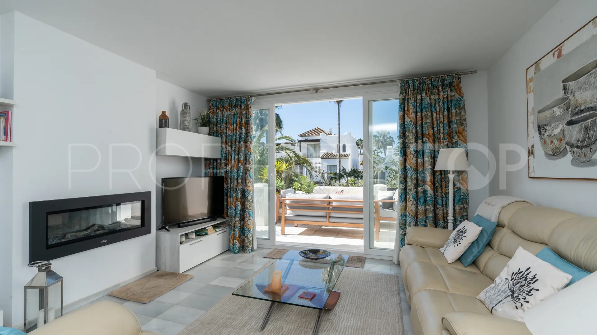 Comprar Ático de 3 dormitorios en Estepona