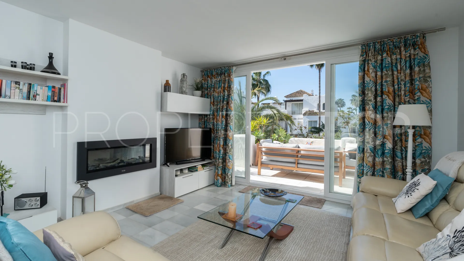 Comprar Ático de 3 dormitorios en Estepona