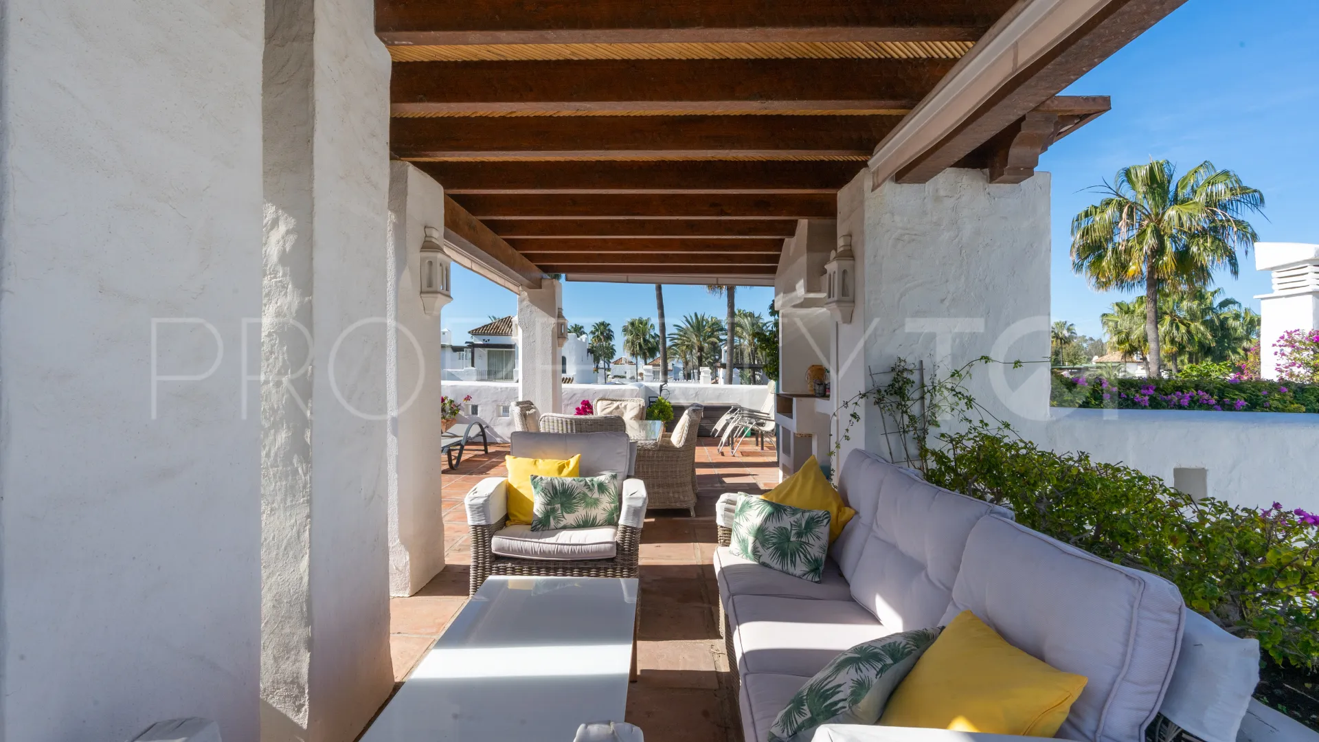 Comprar Ático de 3 dormitorios en Estepona