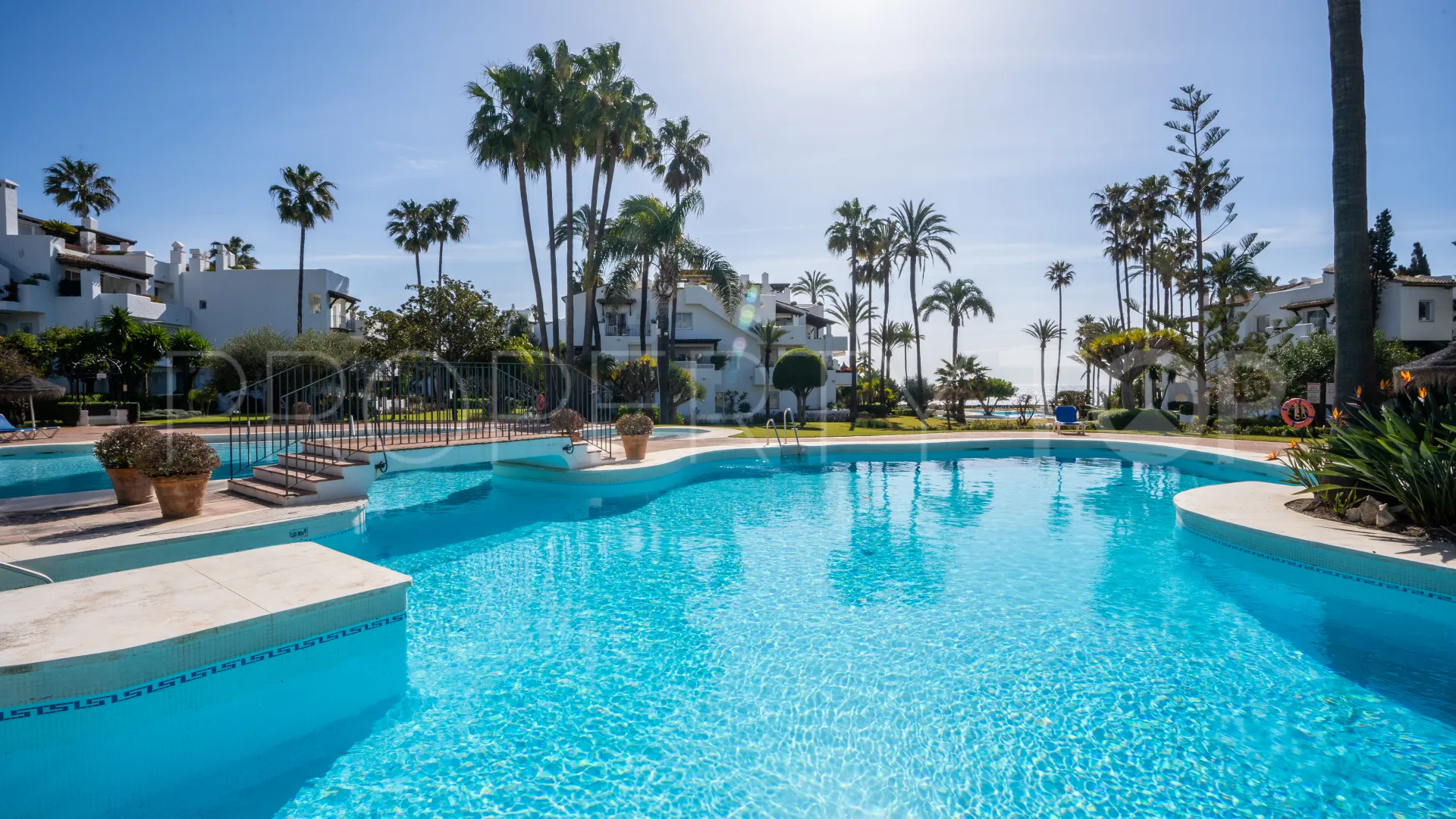 Comprar Ático de 3 dormitorios en Estepona