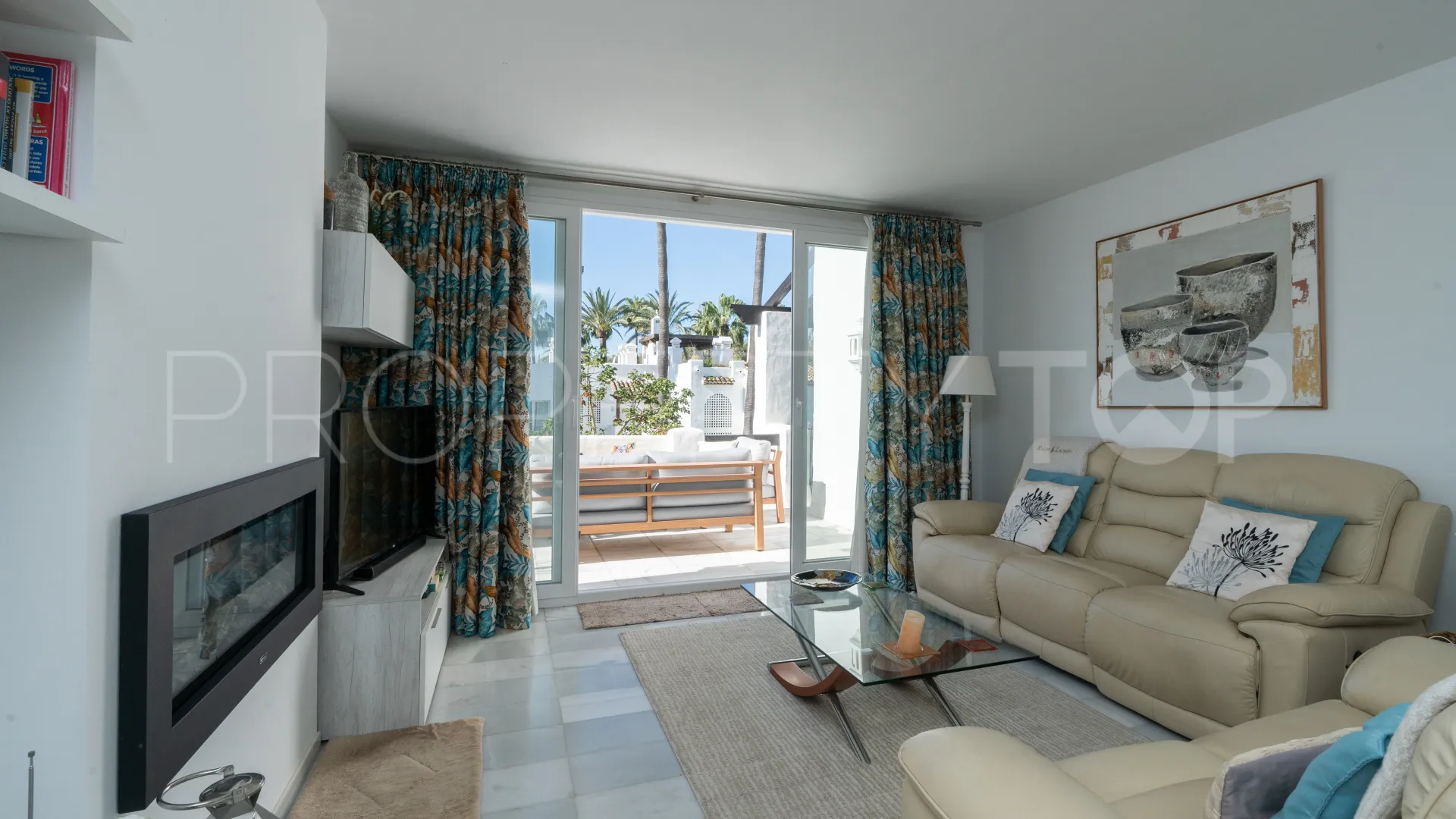 Comprar Ático de 3 dormitorios en Estepona