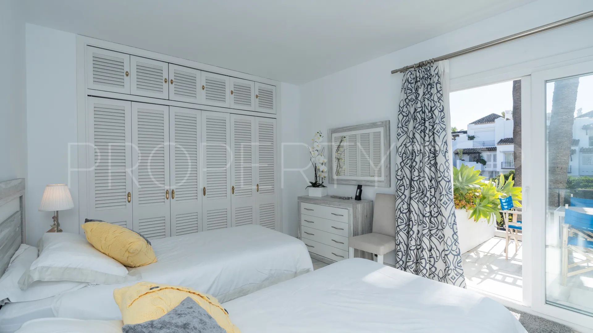 Comprar Ático de 3 dormitorios en Estepona