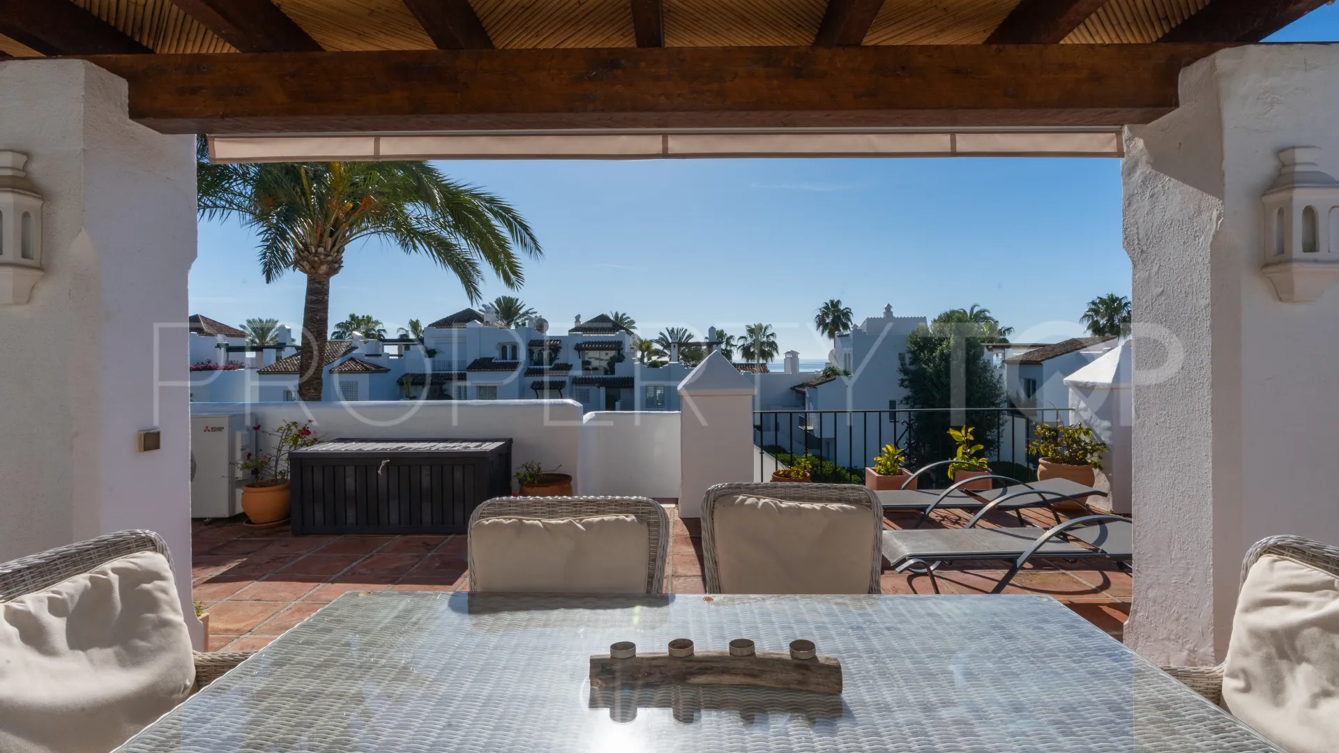 Comprar Ático de 3 dormitorios en Estepona