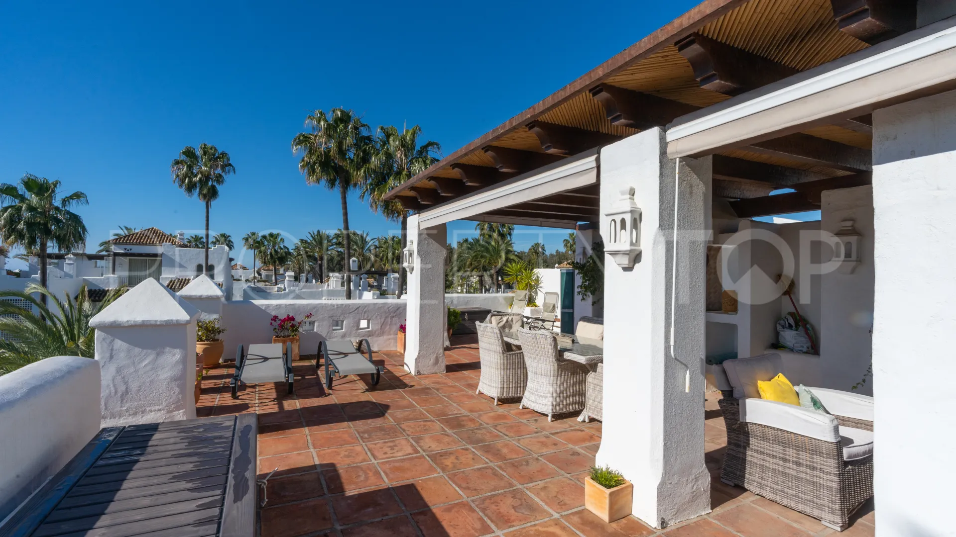 Comprar Ático de 3 dormitorios en Estepona