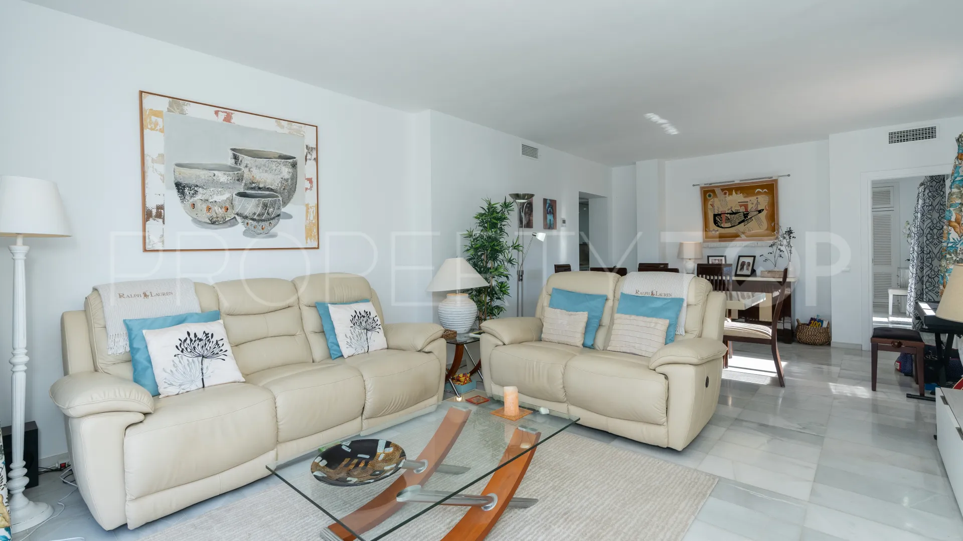 Comprar Ático de 3 dormitorios en Estepona