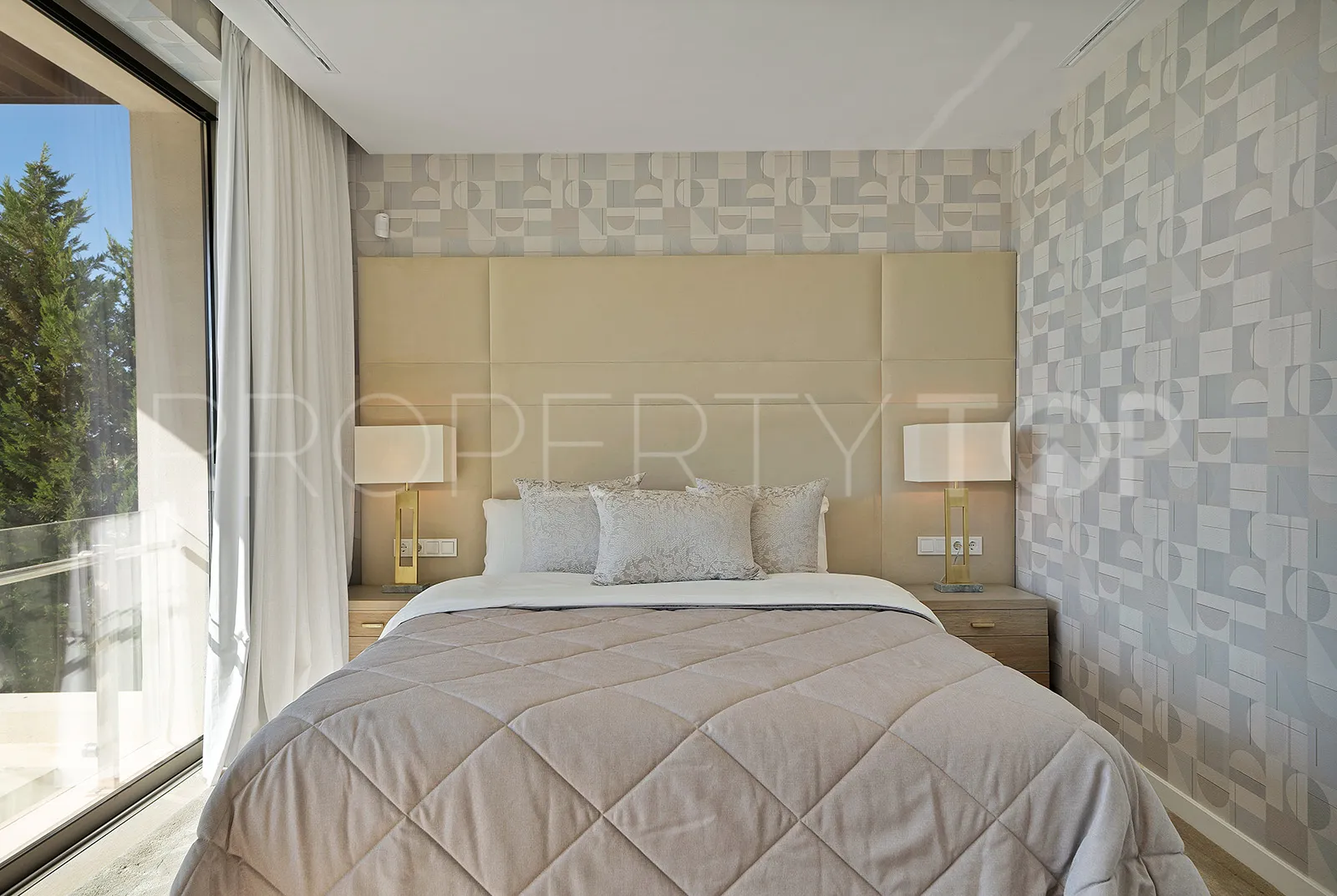 Benahavis villa for sale