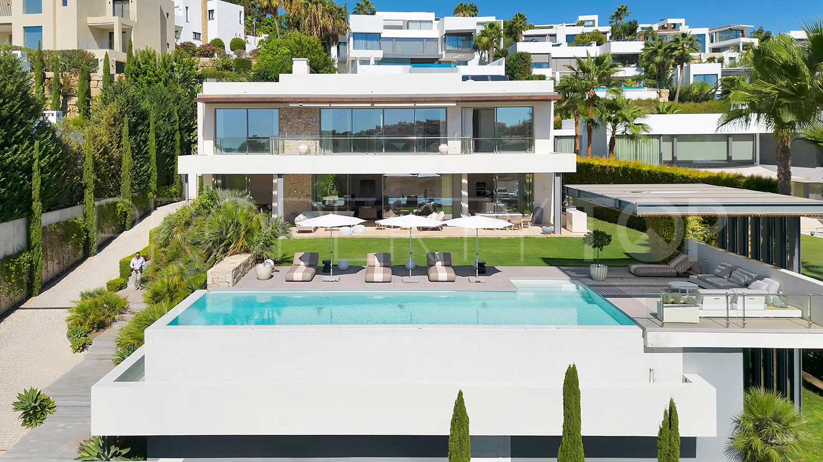 Benahavis villa for sale