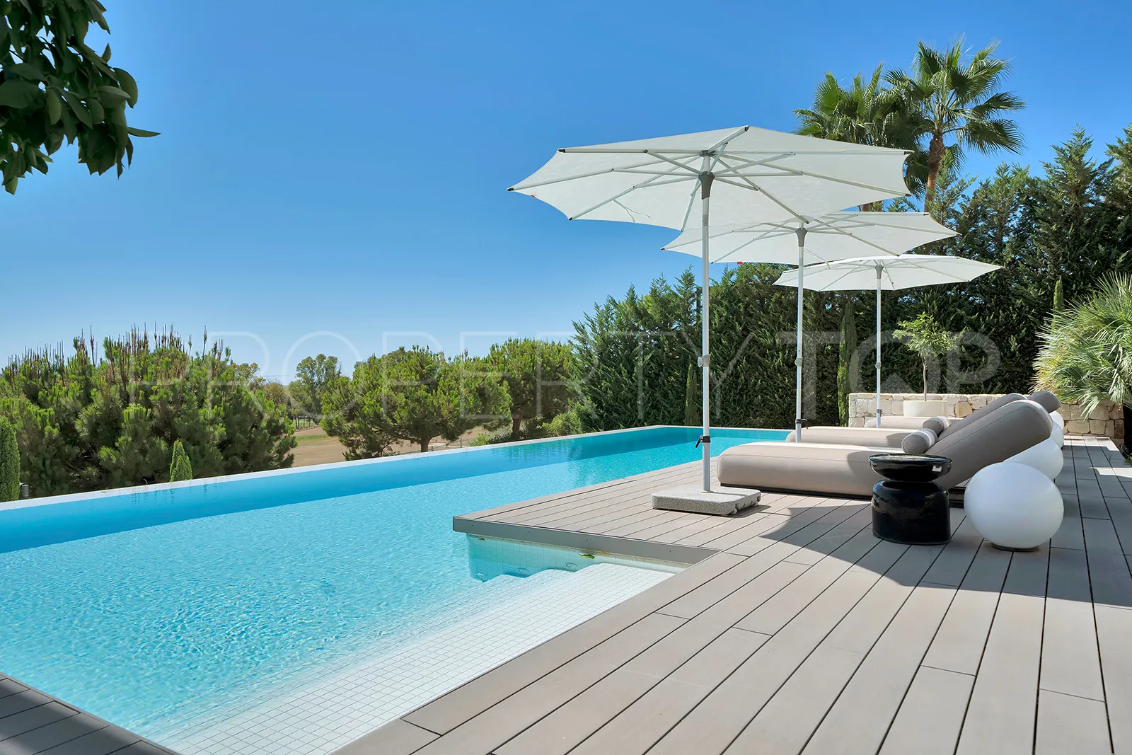 Benahavis villa for sale