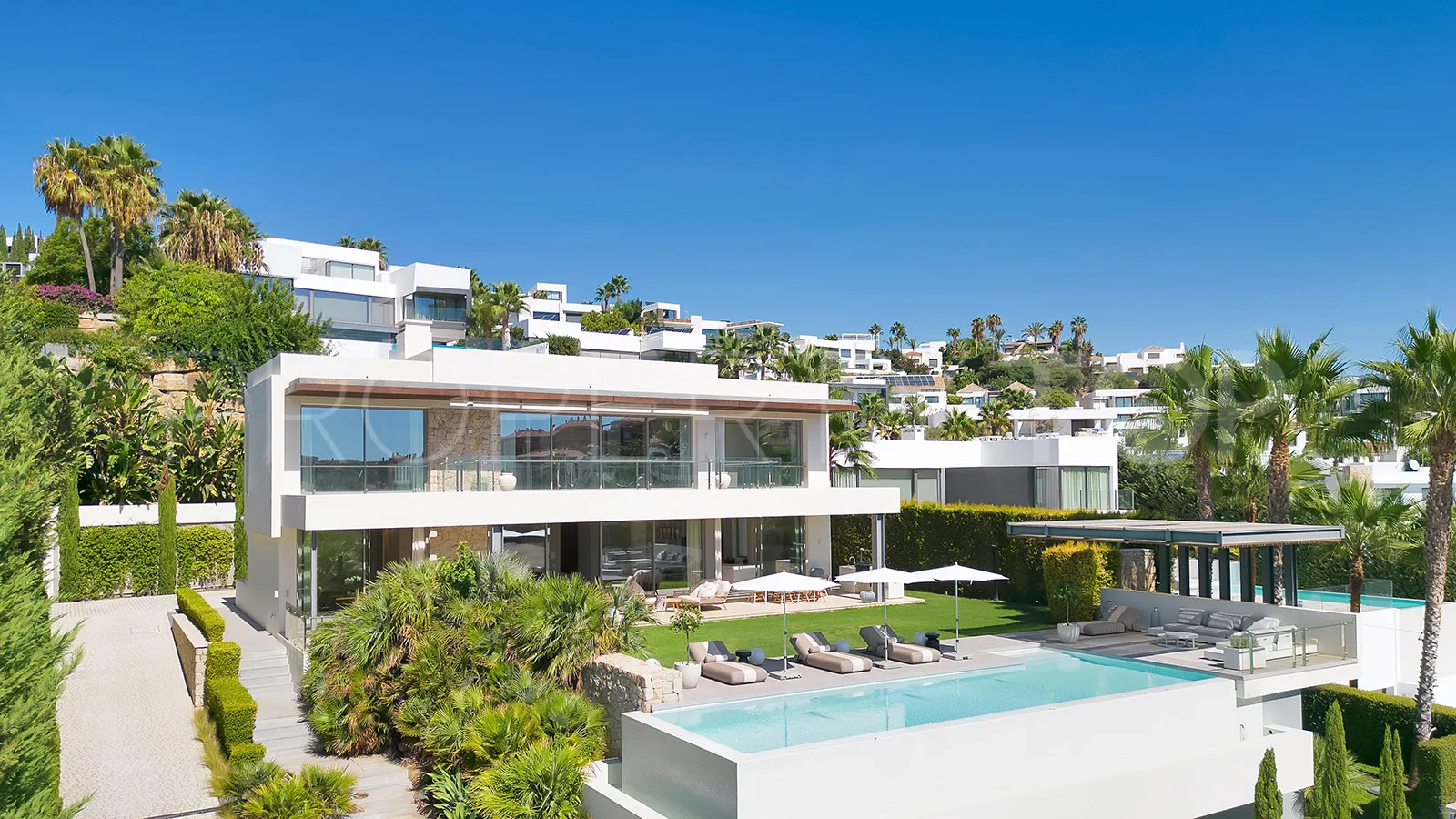 Benahavis villa for sale